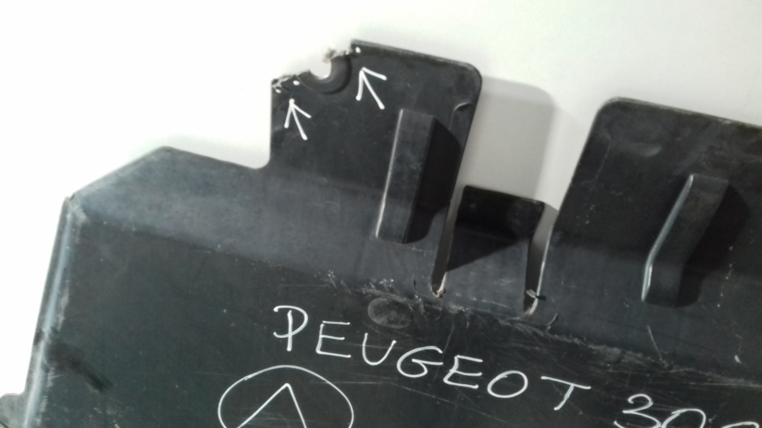 cover below engine PEUGEOT 308 II 9806821520