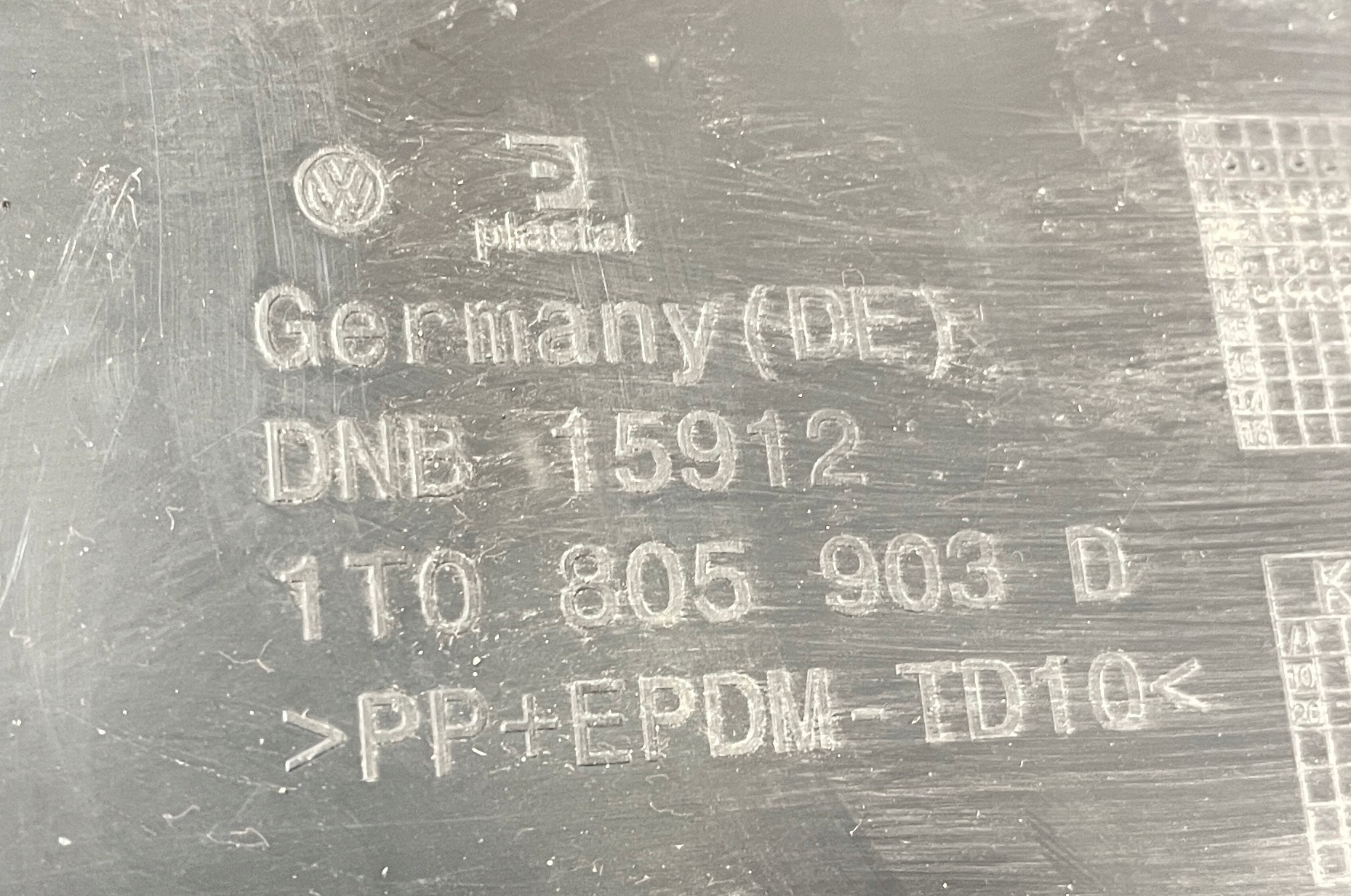 VW TOURAN II 10- SPOILER nárazníku předek 1T0805903D
