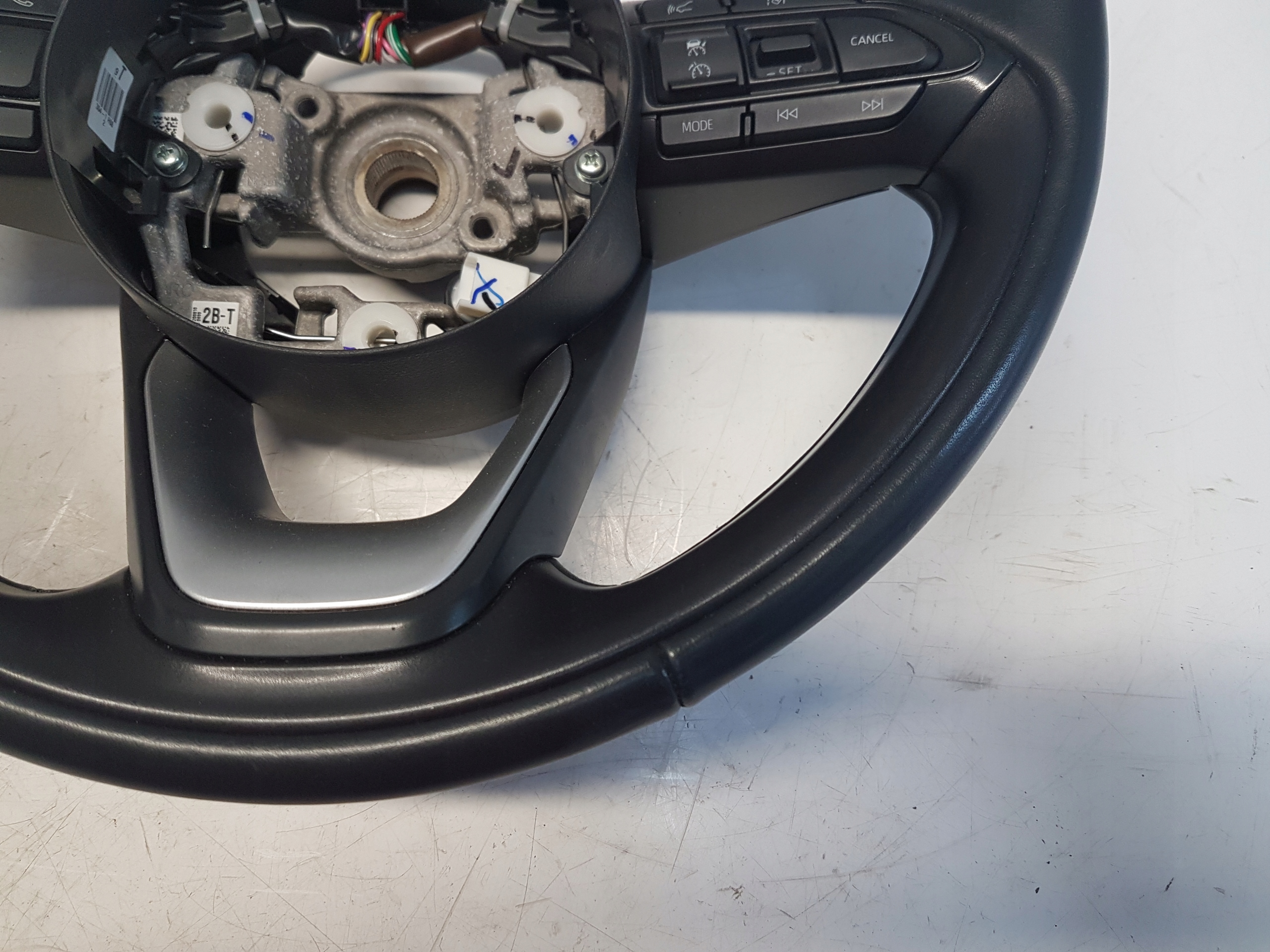 TOYOTA YARIS IV P21 lenkrad multimedialna