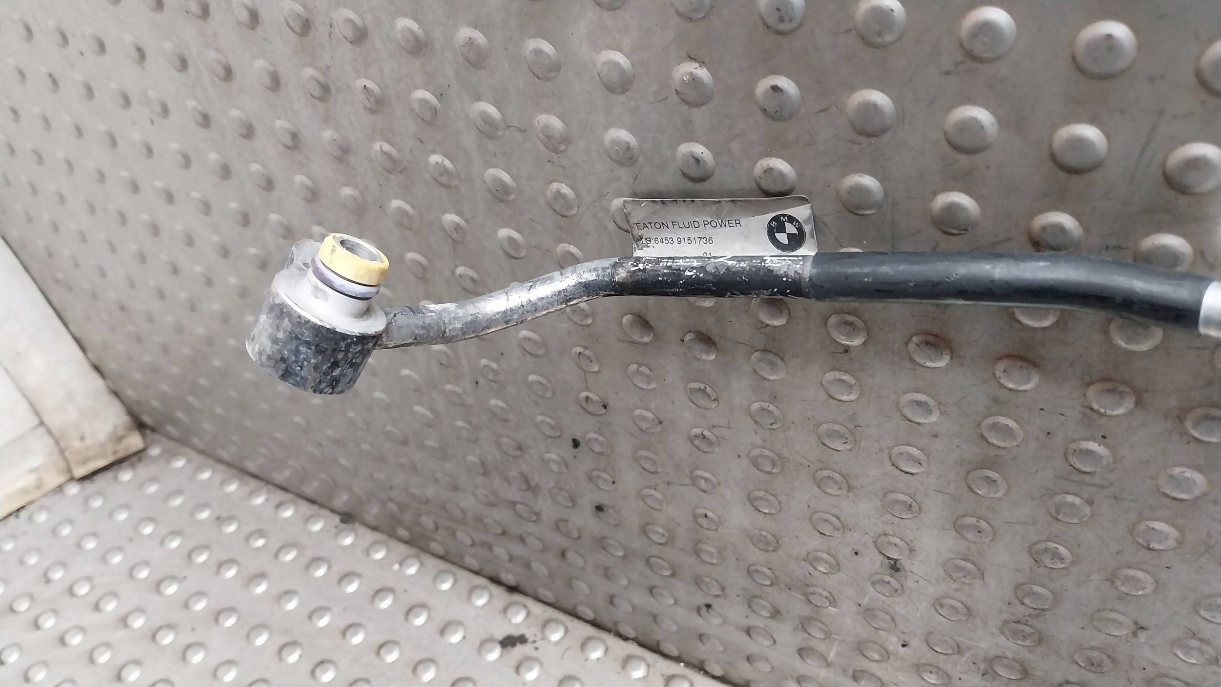 schlauch klimaanlage 9151736 BMW E90 E91 E92 E93 2.0B