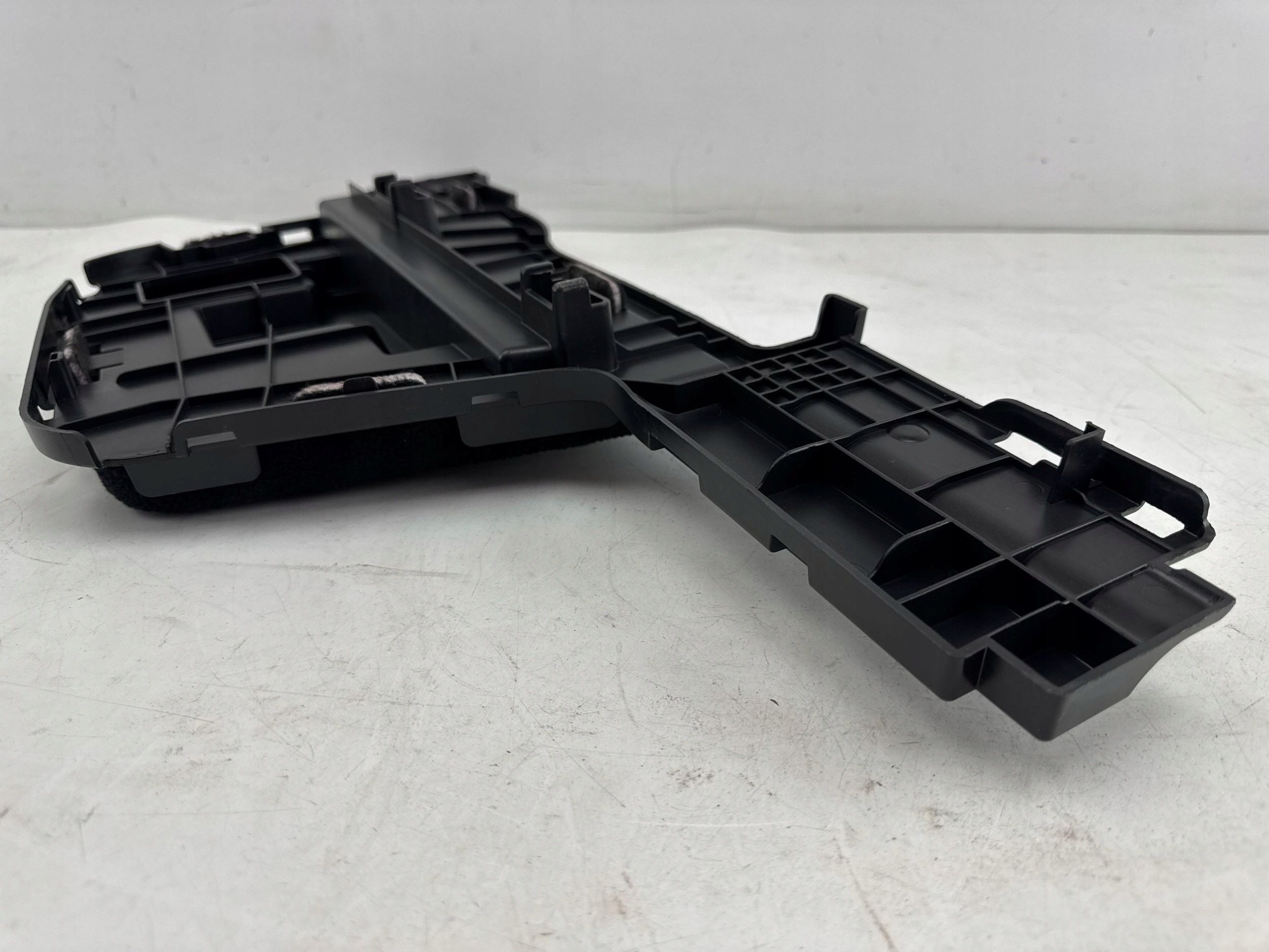 mercedes-benz EQC 2022 защита задняя консоль средняя