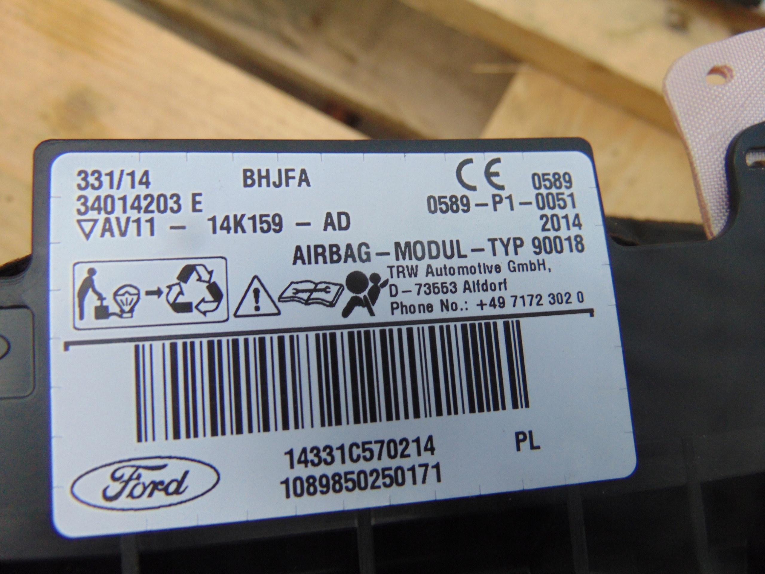 пиропатрон подушки безопасности правая FORD AV11-14K159-AD