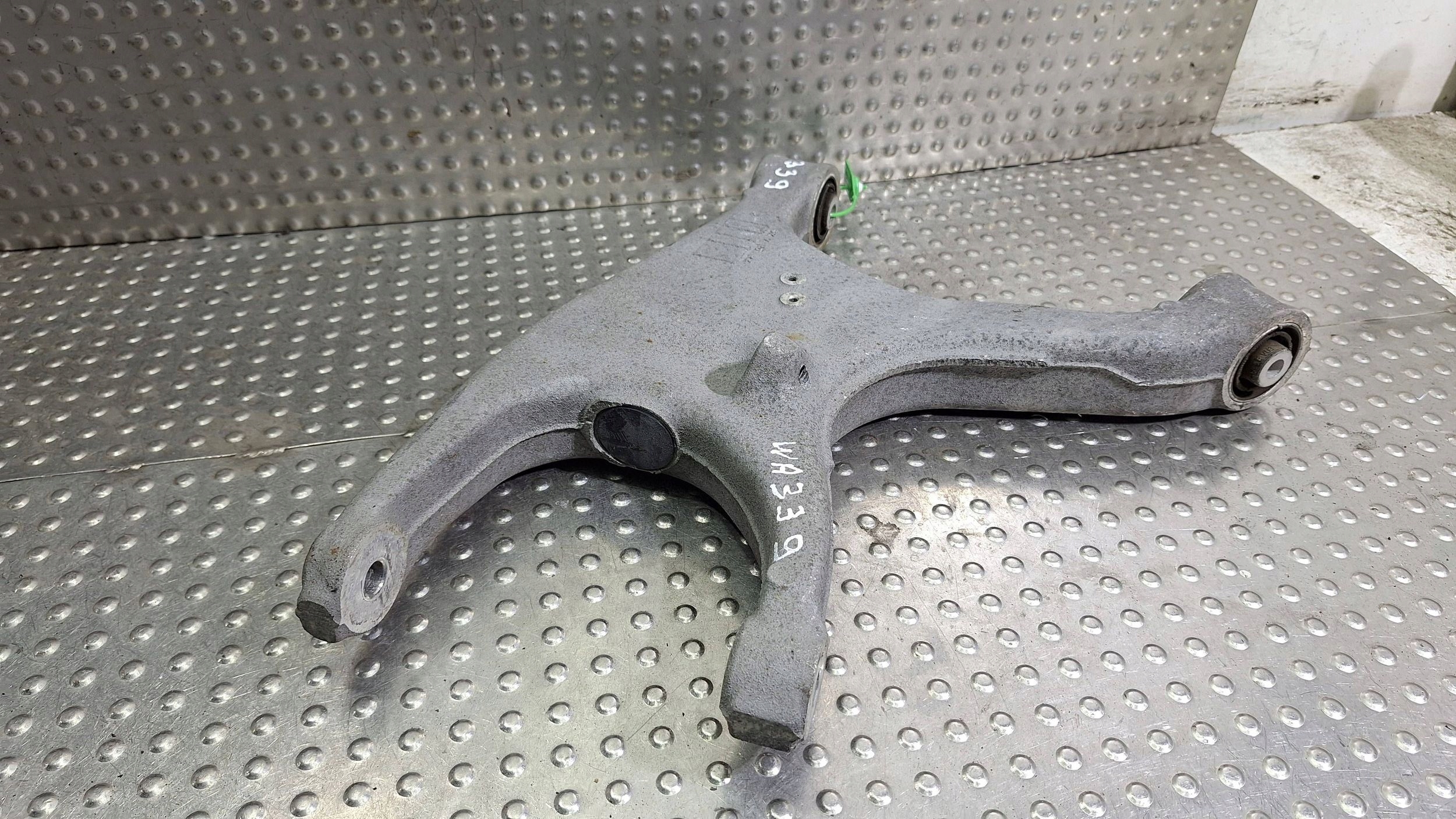 Querlenker Achsträgers rechts heck 8K0505312J AUDI A4 B8 A5 8T Original