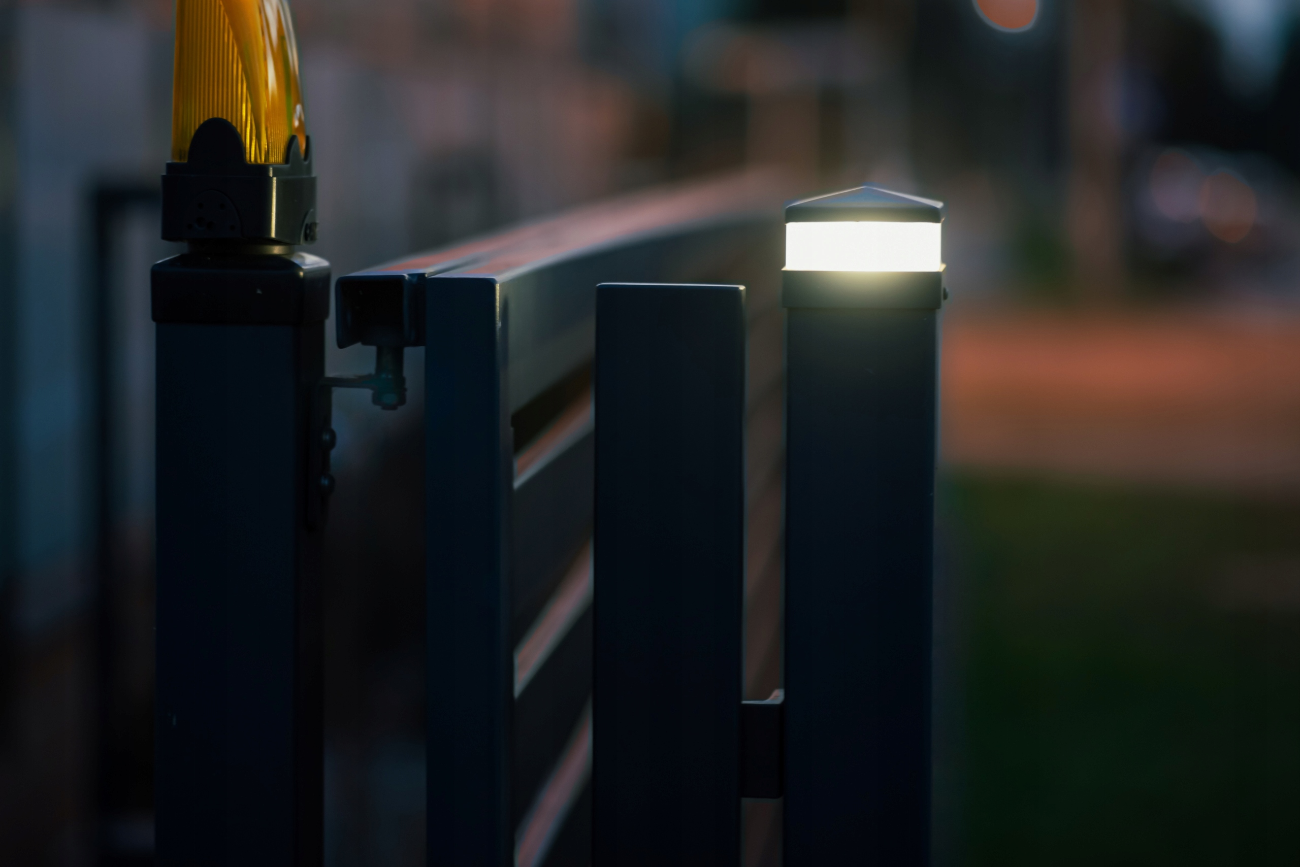 LAMPA LED NA SŁUP OGRODZENIA 80mm RAL 6005 + SAT Rodzaj oprawa