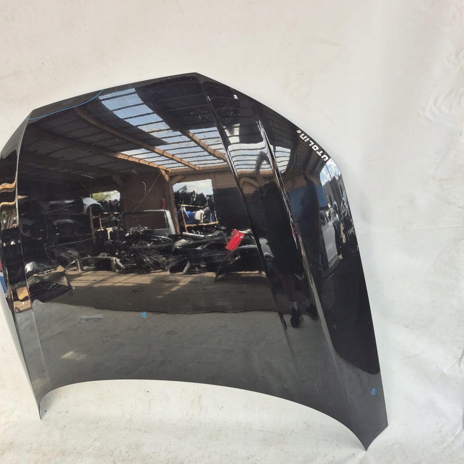 AUDI A4 B9 8W 15-23 kapota
