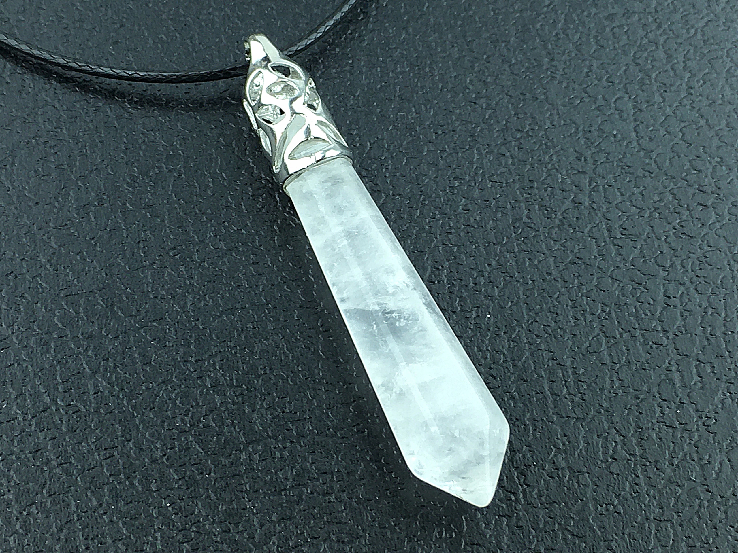 

duża zawieszka kamień kryształ górski amulet