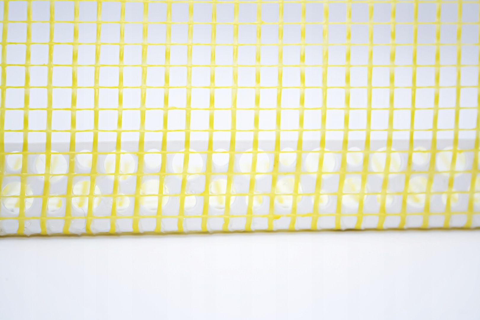 Narożnik listwa PCV z siatką 10x10 2,5mb Długość 2.5 m