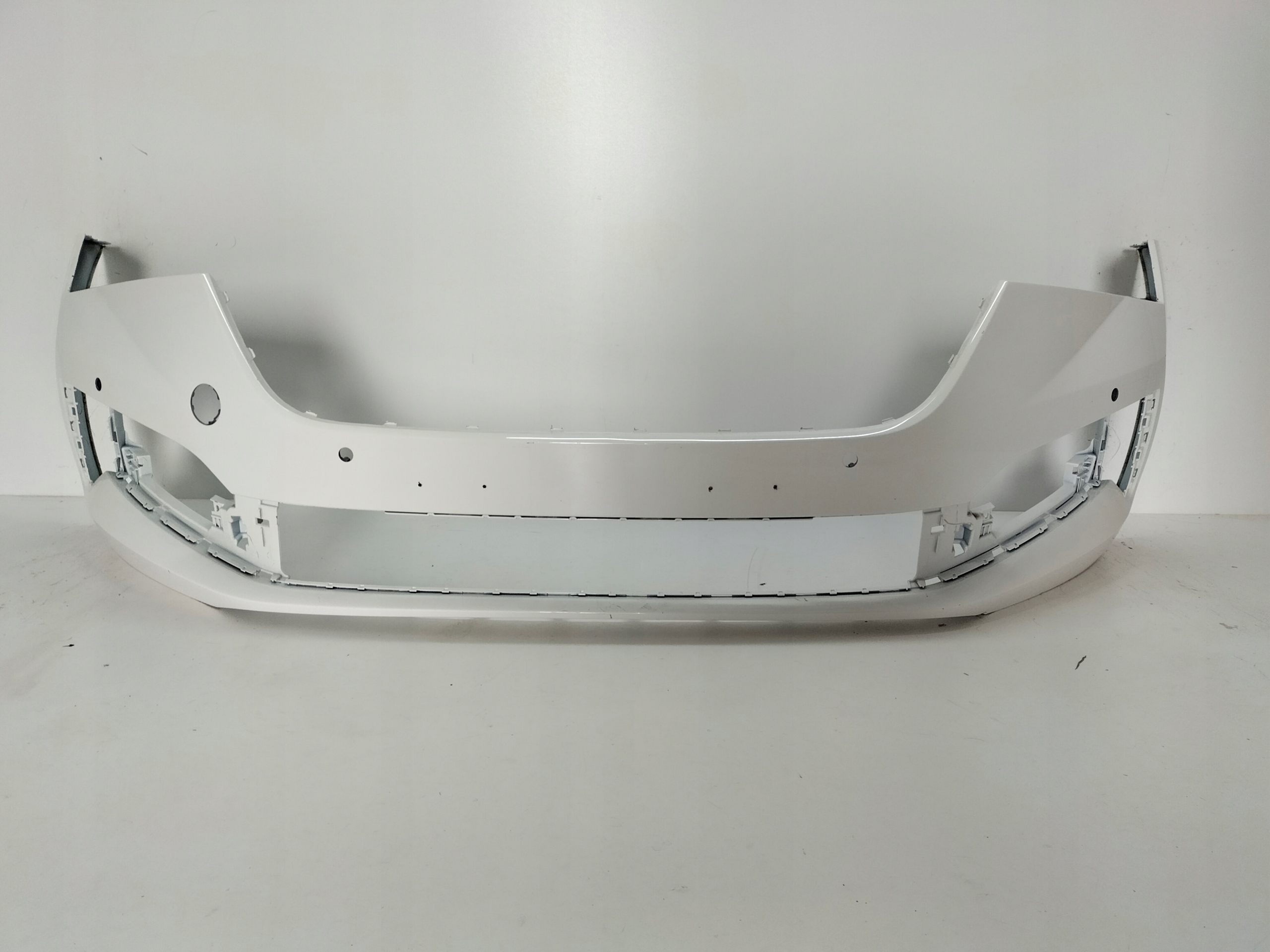 FRONTSTOSSSTANGE VORNE SKODA SCALA 19