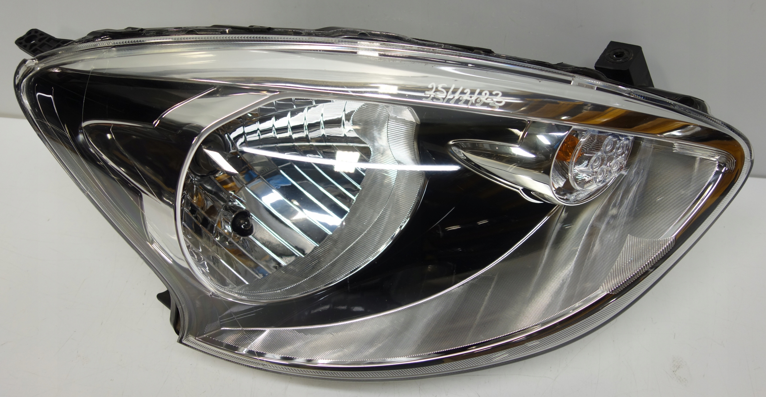 NISSAN MICRA K13 РЕСТАЙЛІНГ 2013-2016 100-18022 ФАРА ПРАВА ПЕРЕД ПЕРЕДНЯ