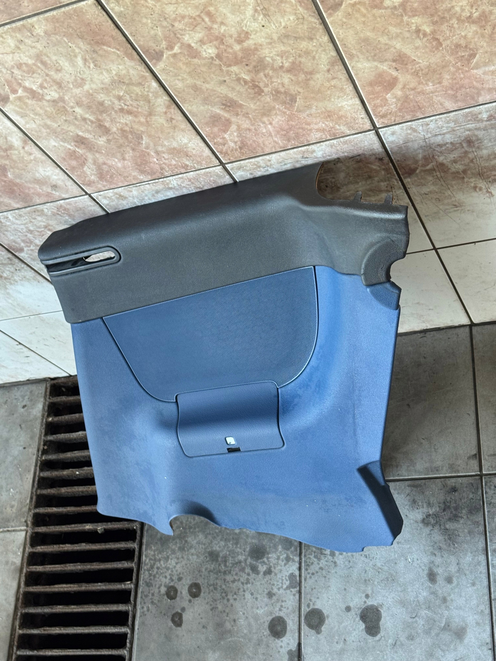 AUDI TT 8N side right rear part right rear GRANAT blue