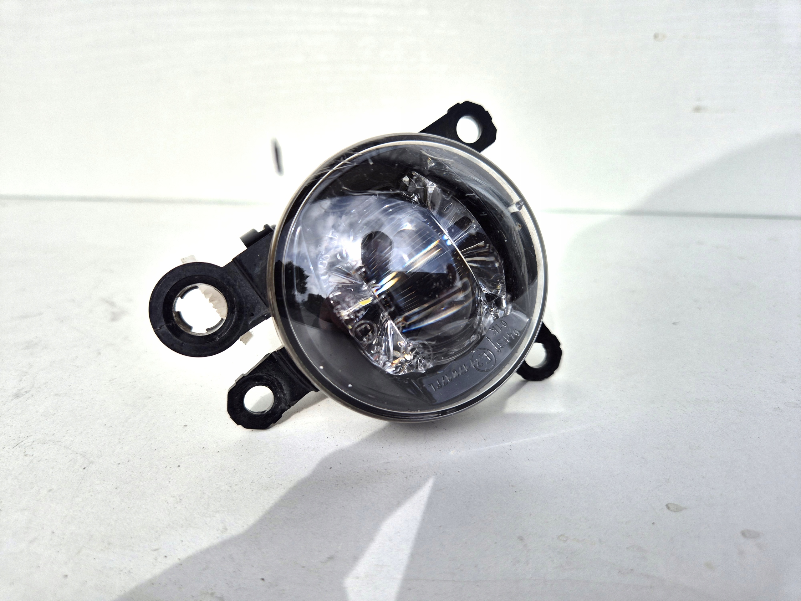 opel CORSA F ГАЛОГЕН правый передний