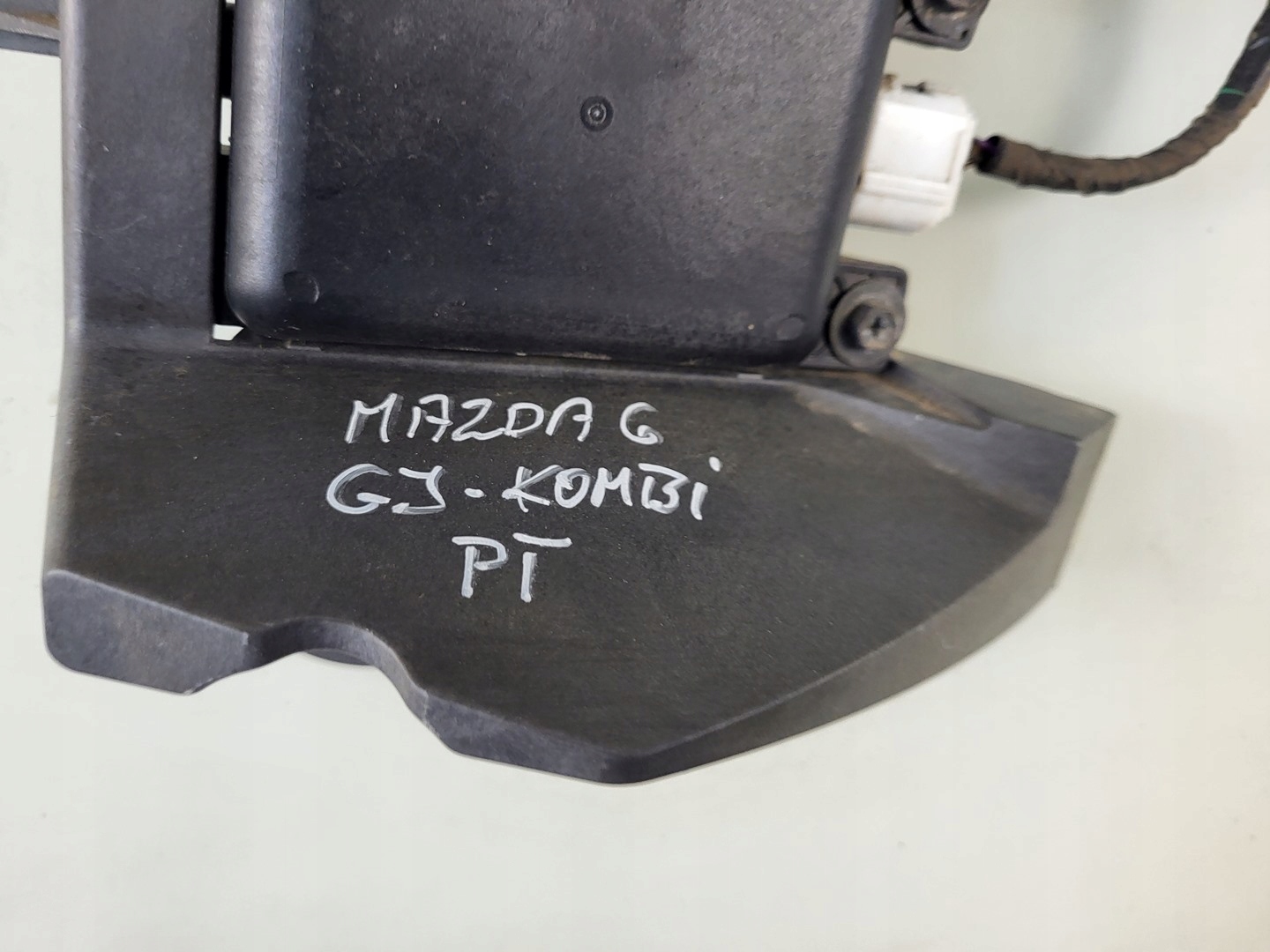 MAZDA 6 III GL GJ KOMBI RADAR Sensor SENSOR rechts heck GV9S-67Y80C