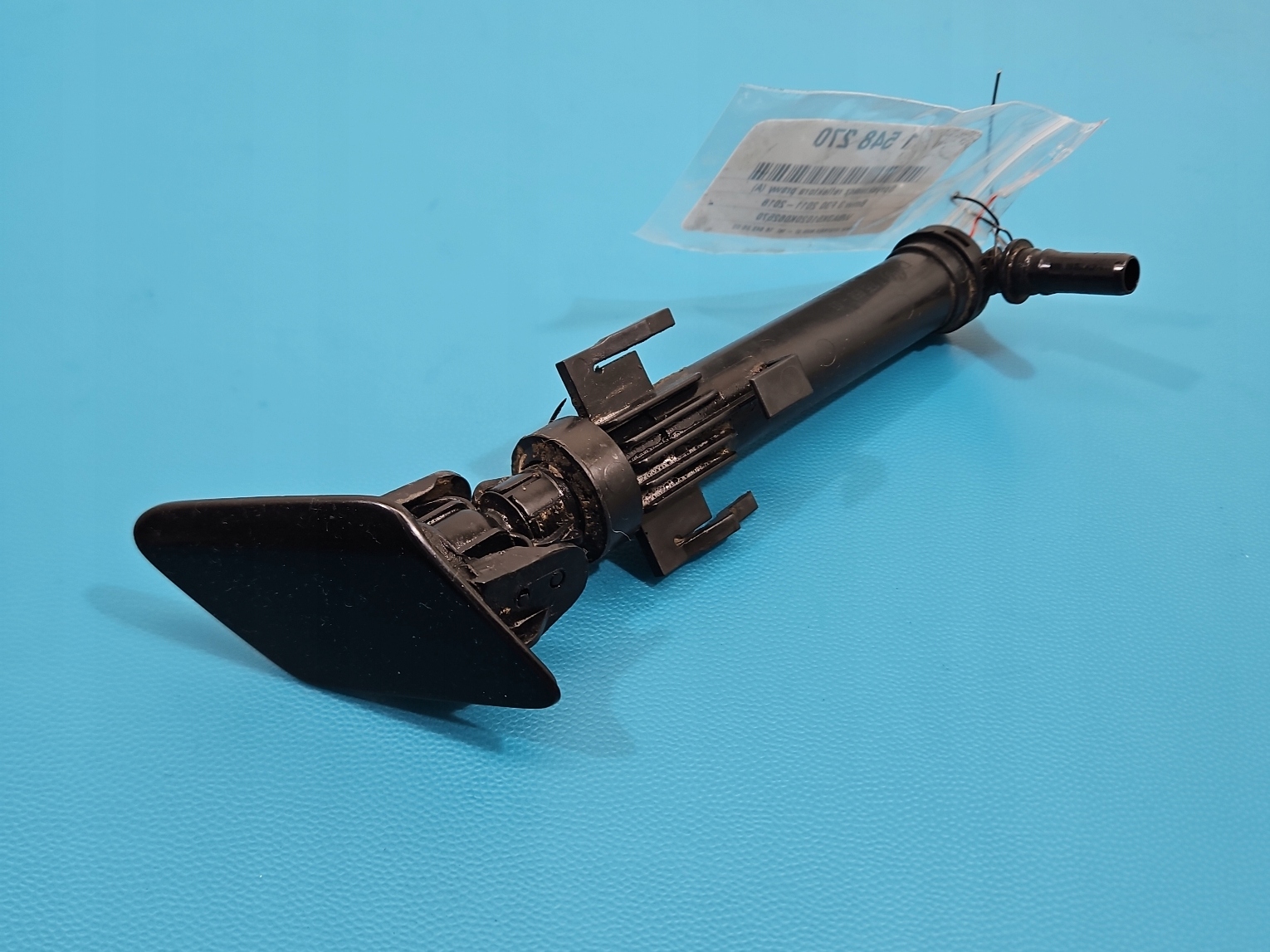 SPRYSKIWACZ REFLEKTORA PRAWY BMW F30 7275658 7276386