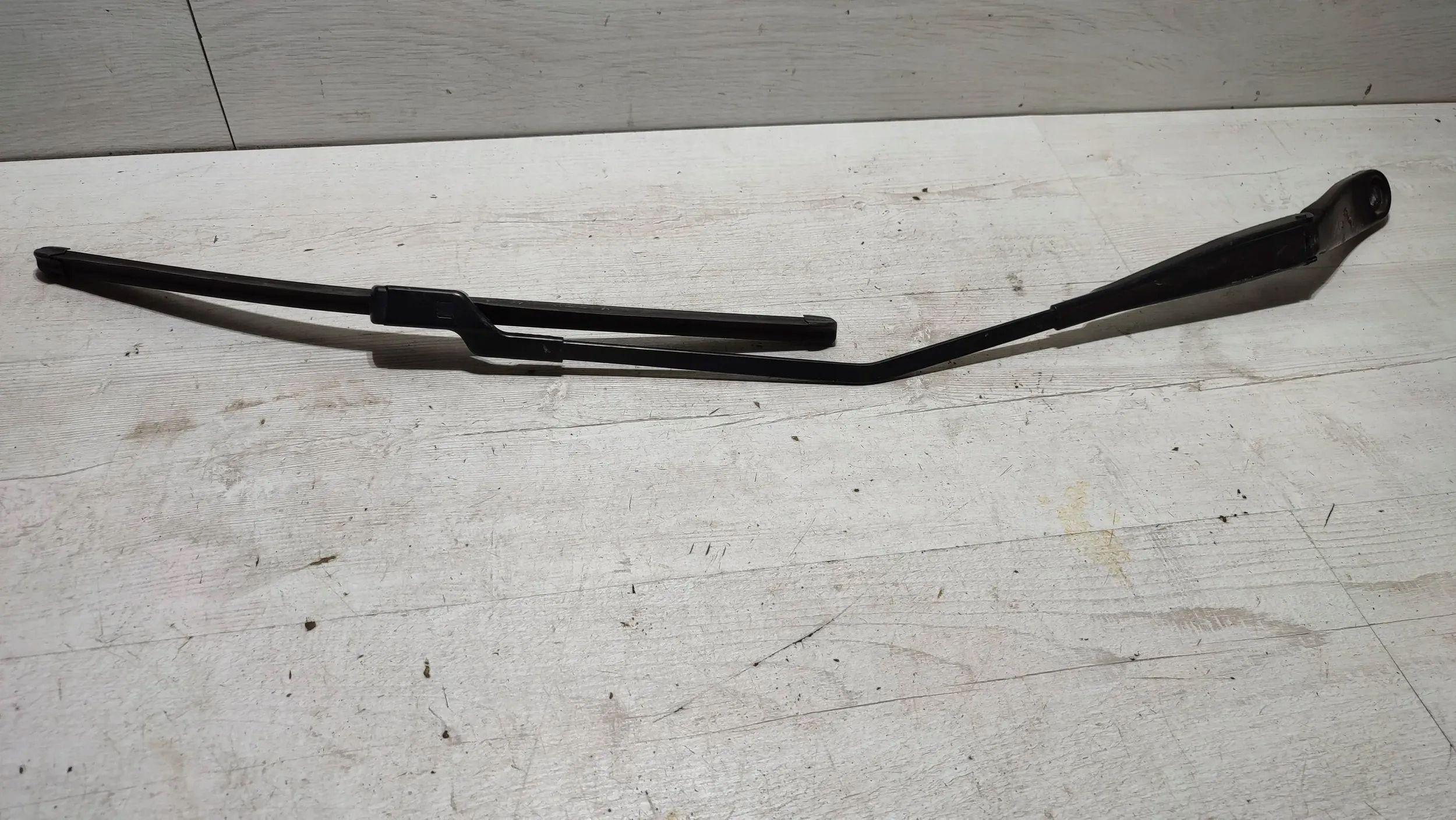 Volvo V40 II 2018r right side arm wiper windows przedniej