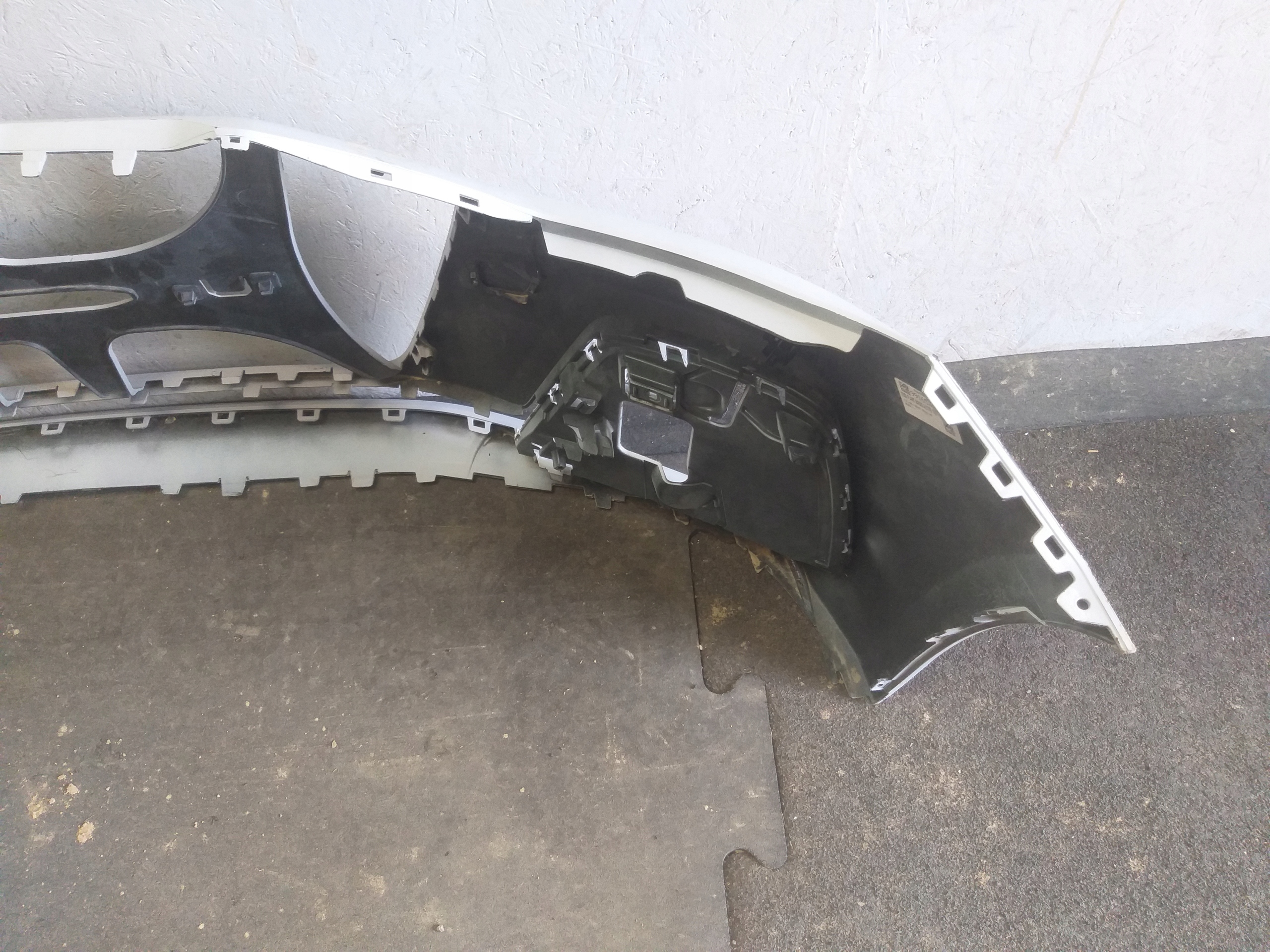 nárazník předek AUDI A1 82A novy