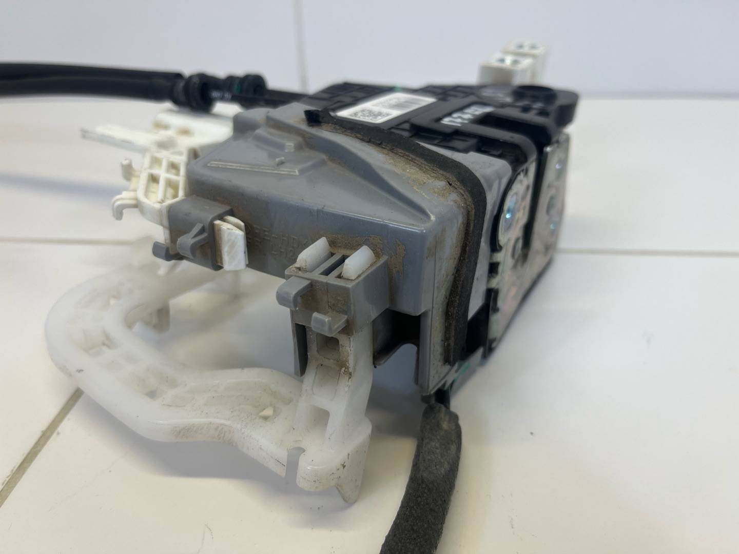 lock door front left side Hyundai Tucson 3 facelift 2019 81310D3010