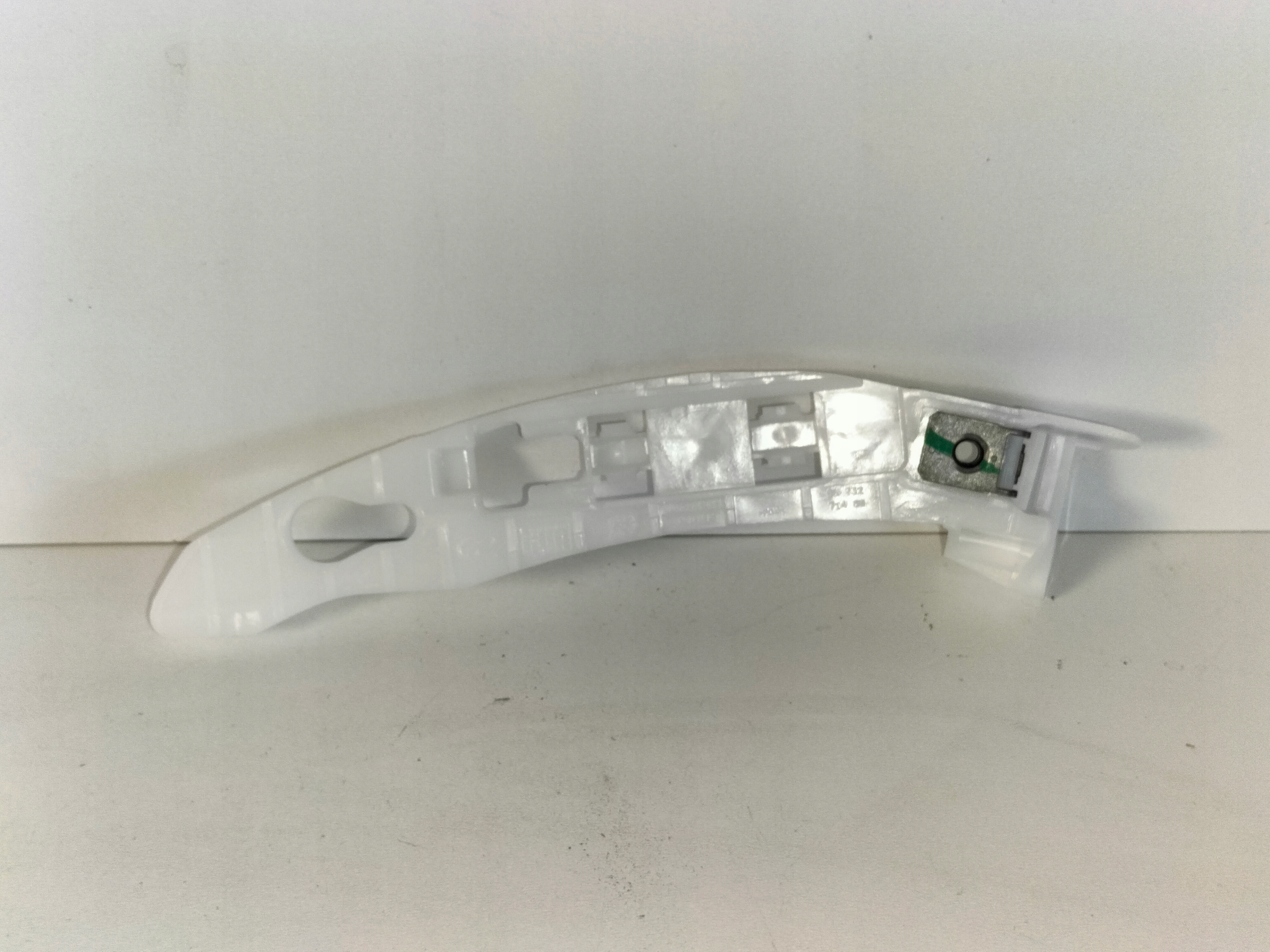 Supporto staffa Paraurti posteriore sinistra PEUGEOT 208 e 12-19