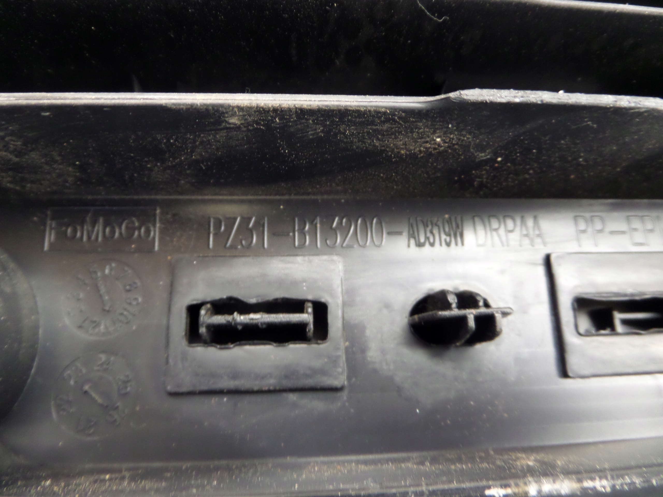threshold plastic right FORD CUSTOM MK2 PZ31-B13200-AD