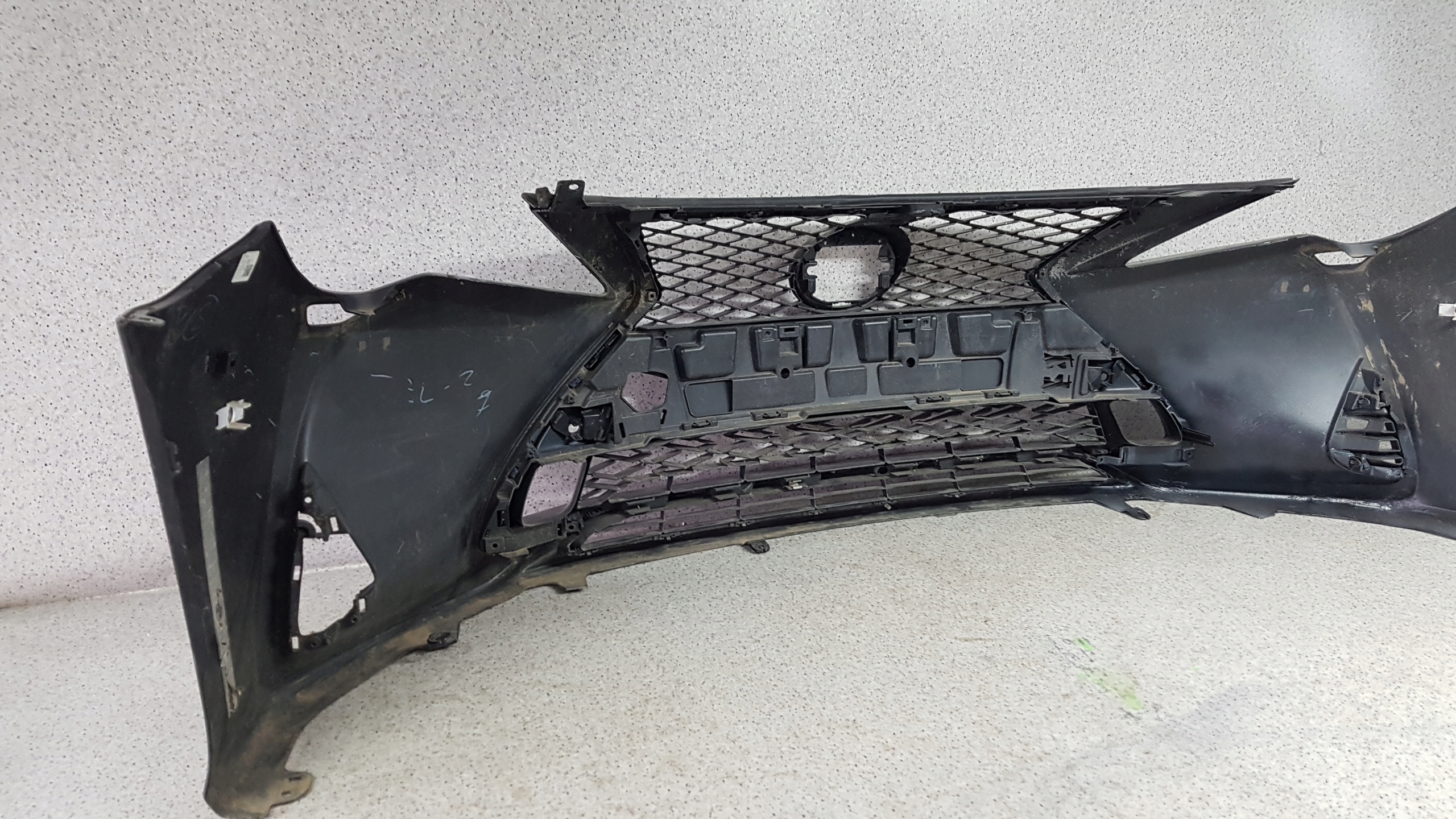 LEXUS RC LIFT 2018 - bumper front 2194