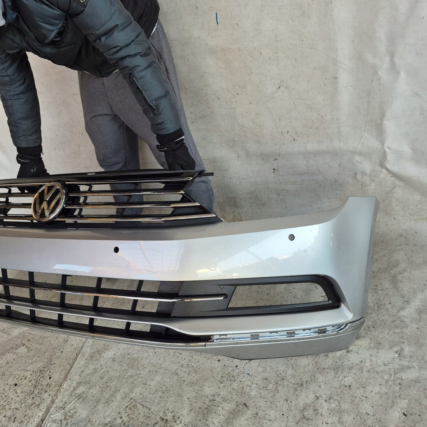 VW PASSAT B8 3G0 HIGHLINE 14- bumper front front PDC 3G0807221A