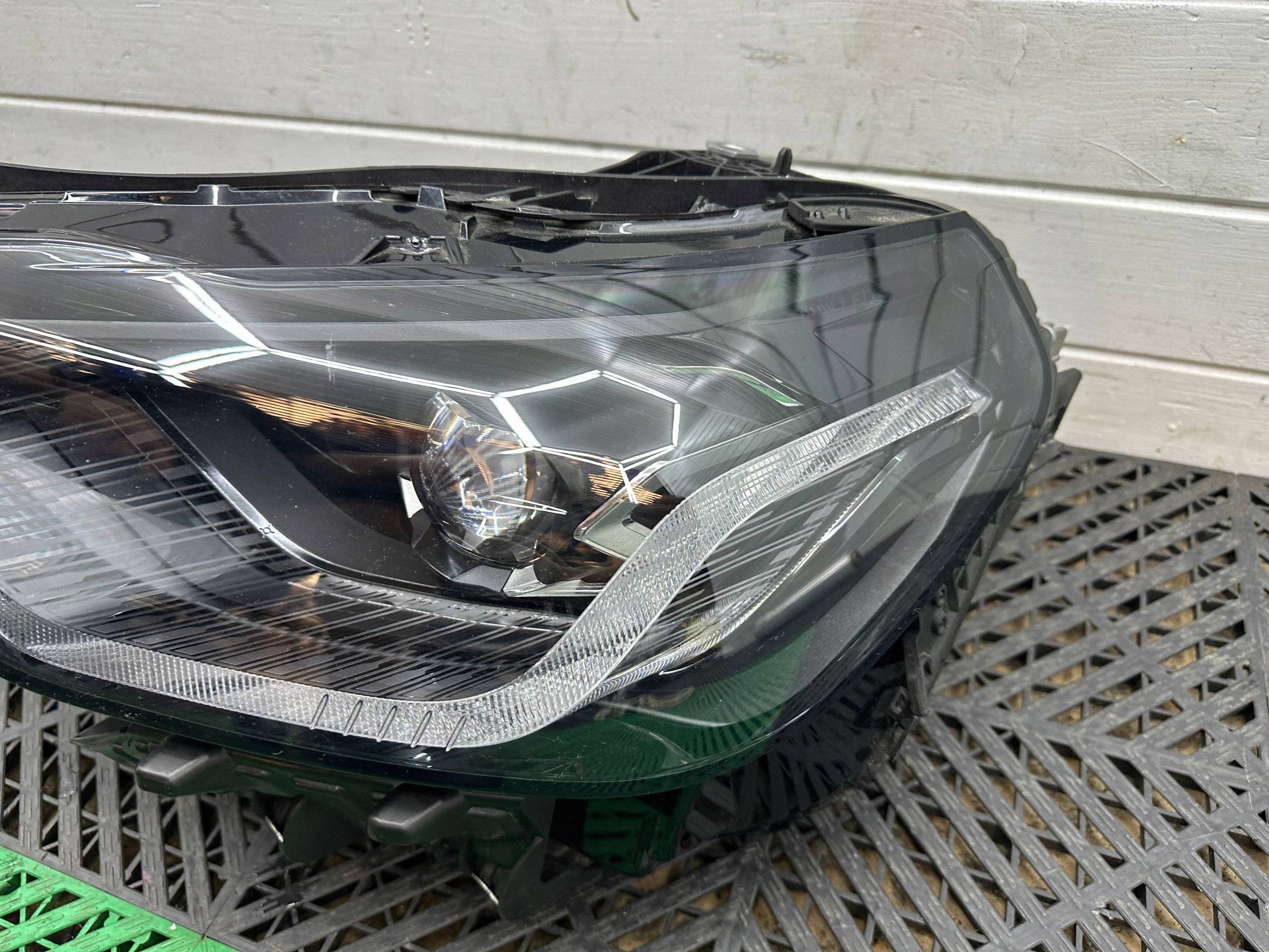 lights Komplet BMW 2 G42 SHADOW LINE