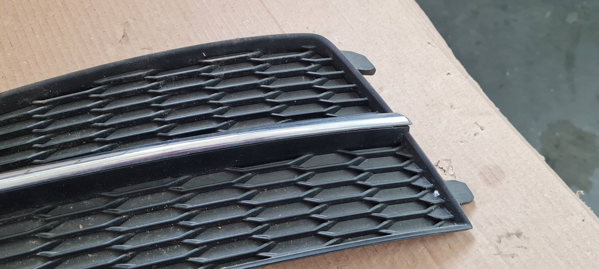 A6 C7 4G LIFT grid of a bumper left left front SLINE 4G0807681AF