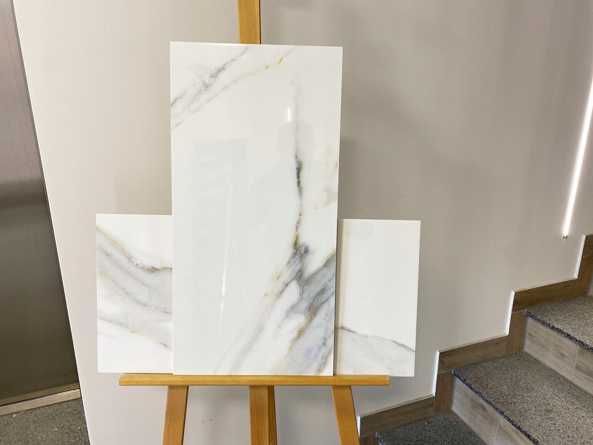 płytka ścienna Marmur gold 30x60 Wykończenie błyszczące