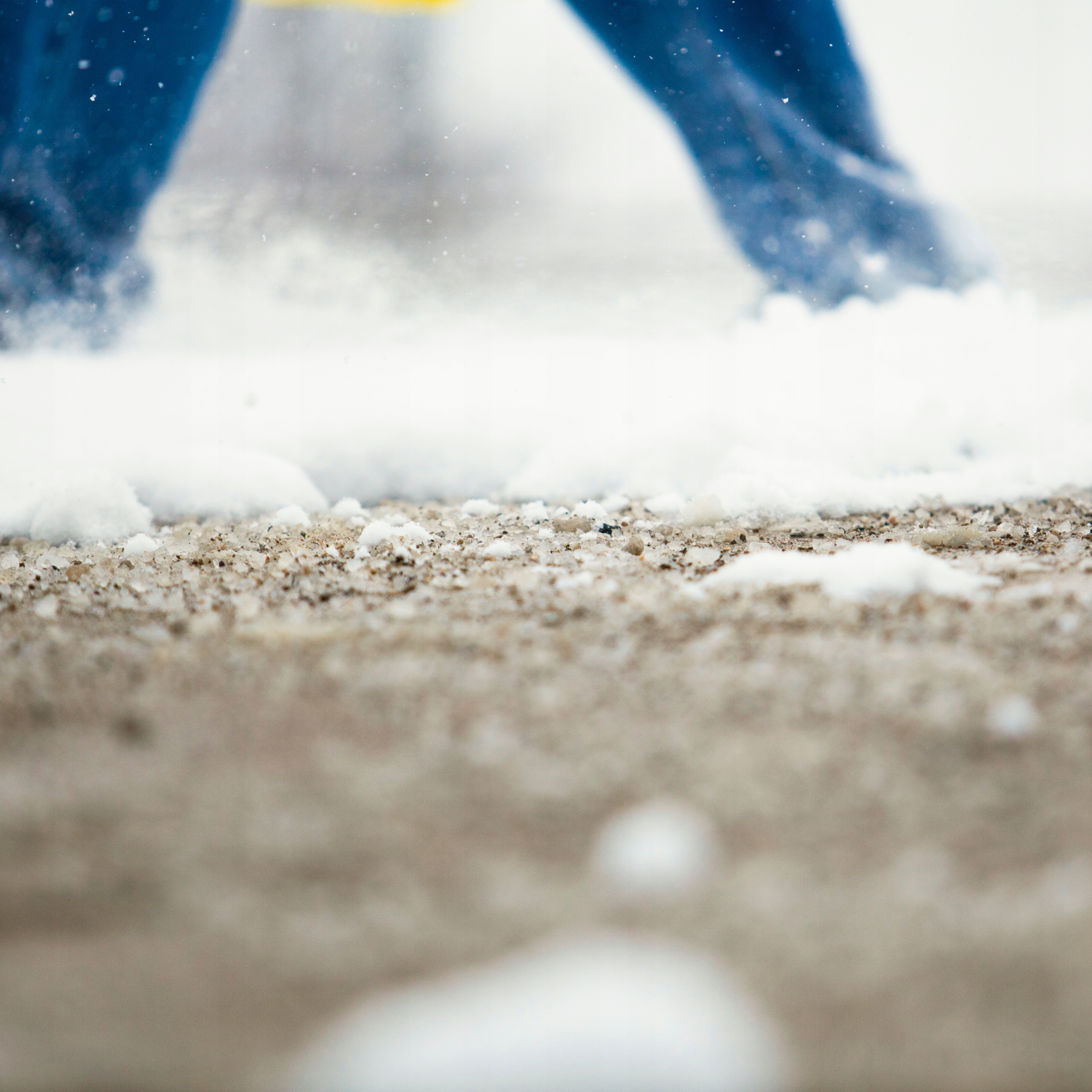 PIASEK DO POSYPYWANIA DRÓG CHODNIKÓW ULIC Antypoślizgowy DROBNY 10 KG Waga 10 kg