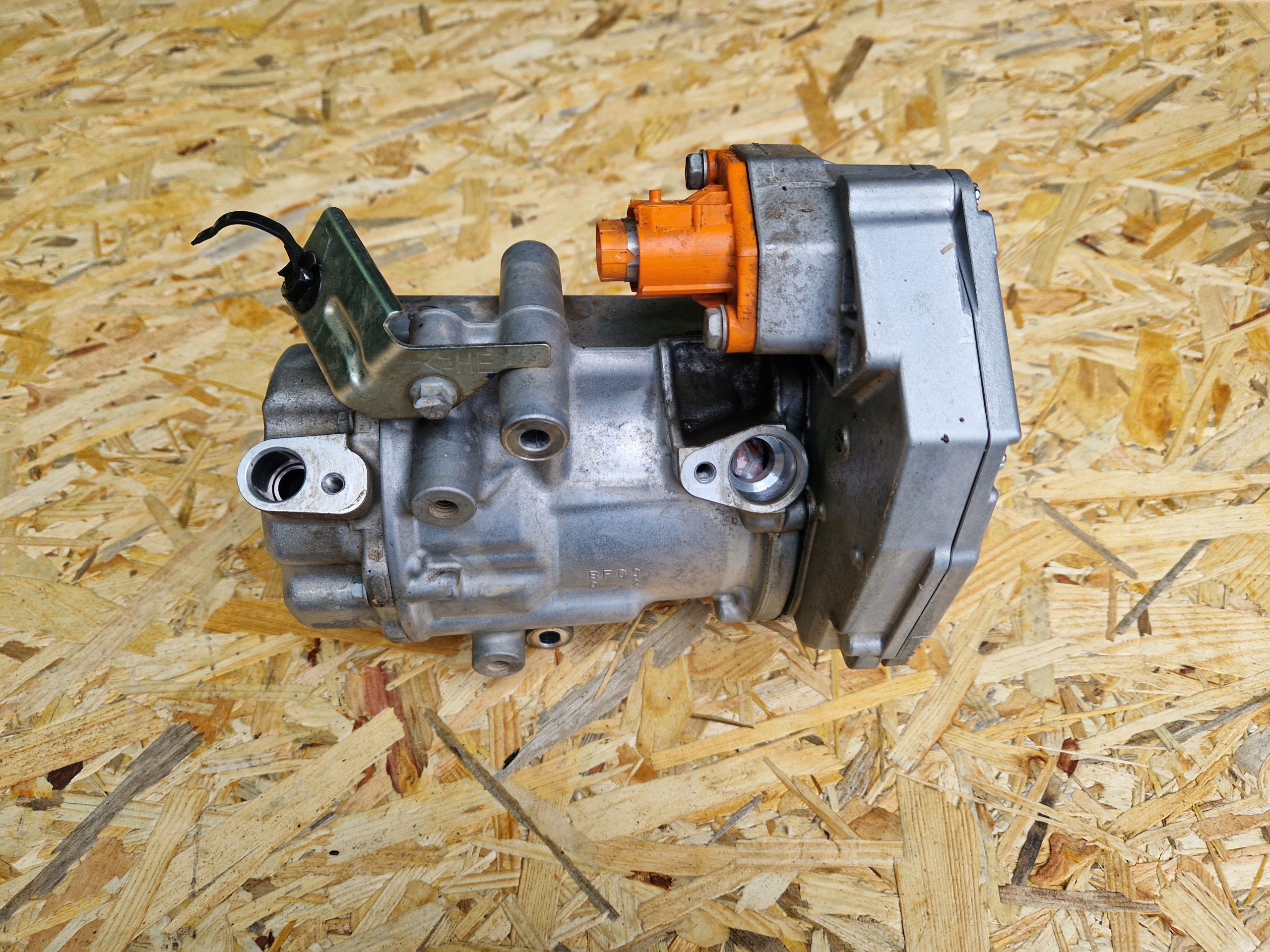 Klimakompressor klimaanlage MEGANE V SCENIC V E-TECH 926005MZ0A 042400-2100