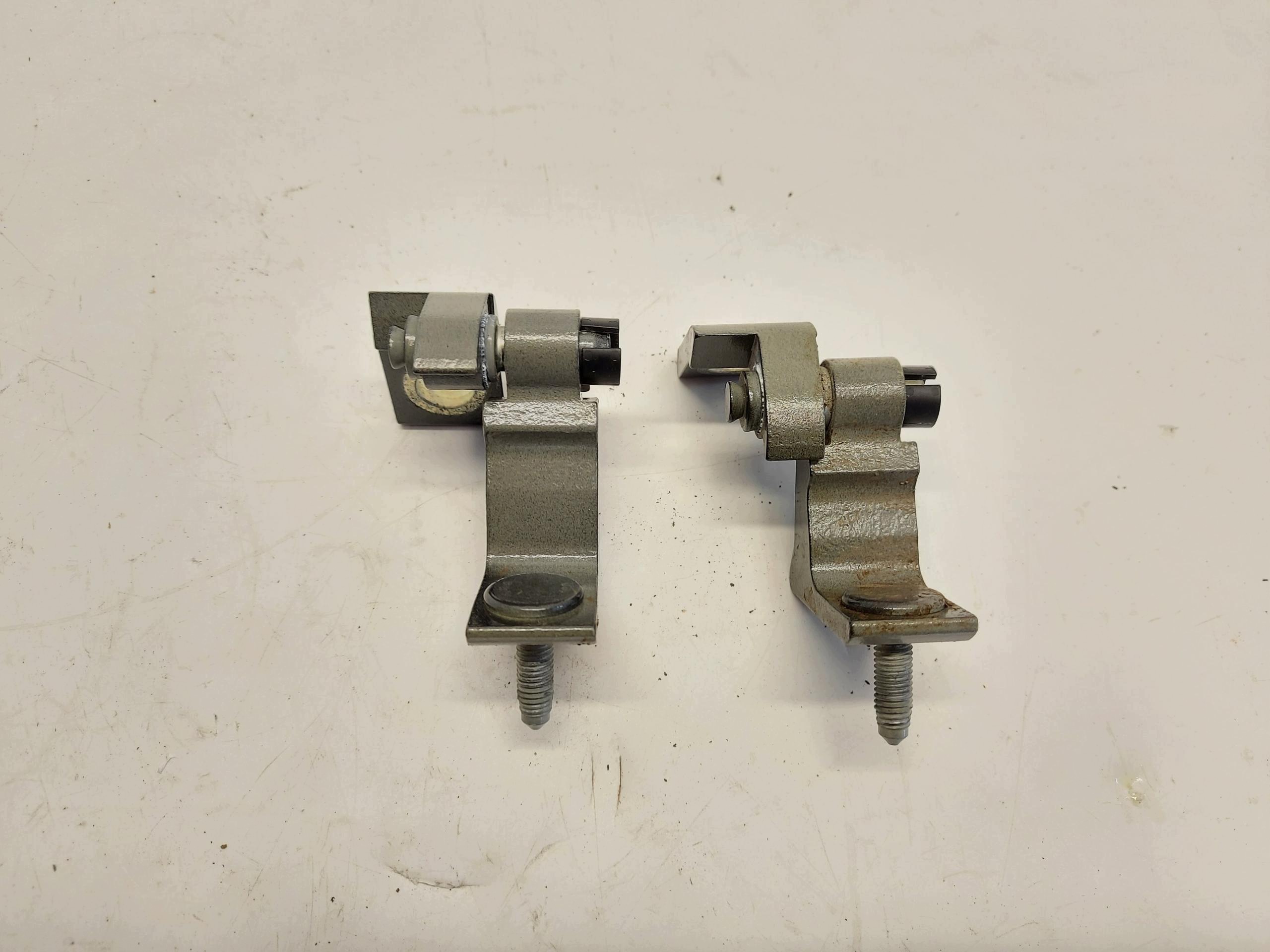 AUDI A5 8B3 B10 AVANT hinge door front left gora dol komplet