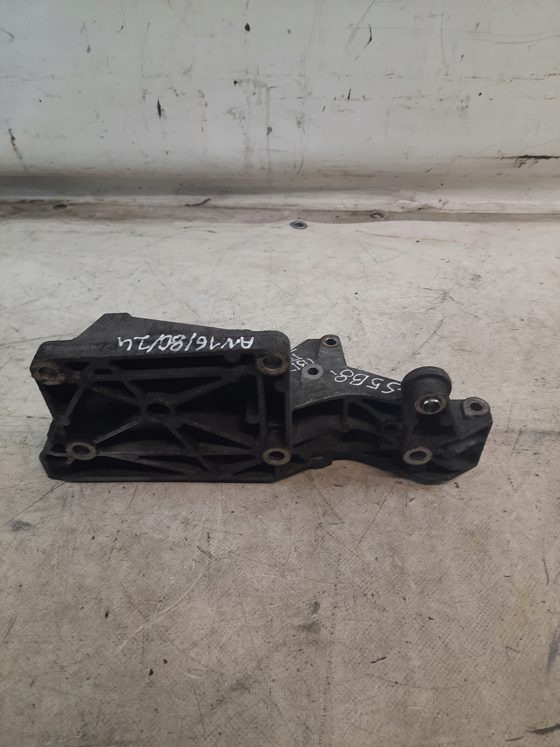 Support Support plaque Alternateur SEAT IBIZA III 1.9 TDI