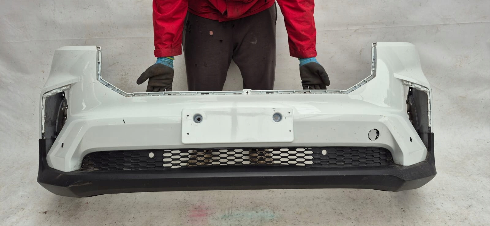 MAXUS EV90 V90 e DELIVER 9 19-> bumper front front PDC