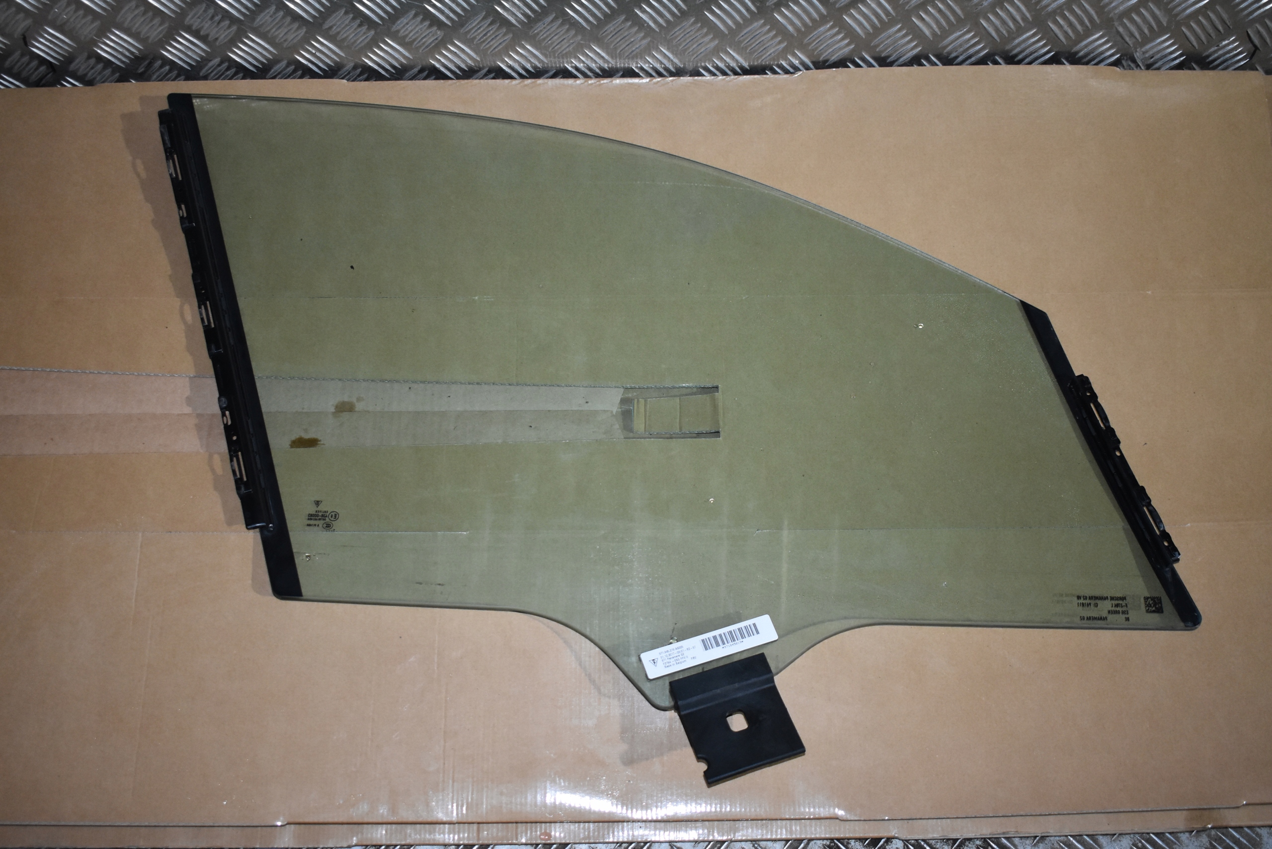 IDEALNA window door front front left PORSCHE PANAMERA 971 AS2 17R. 1