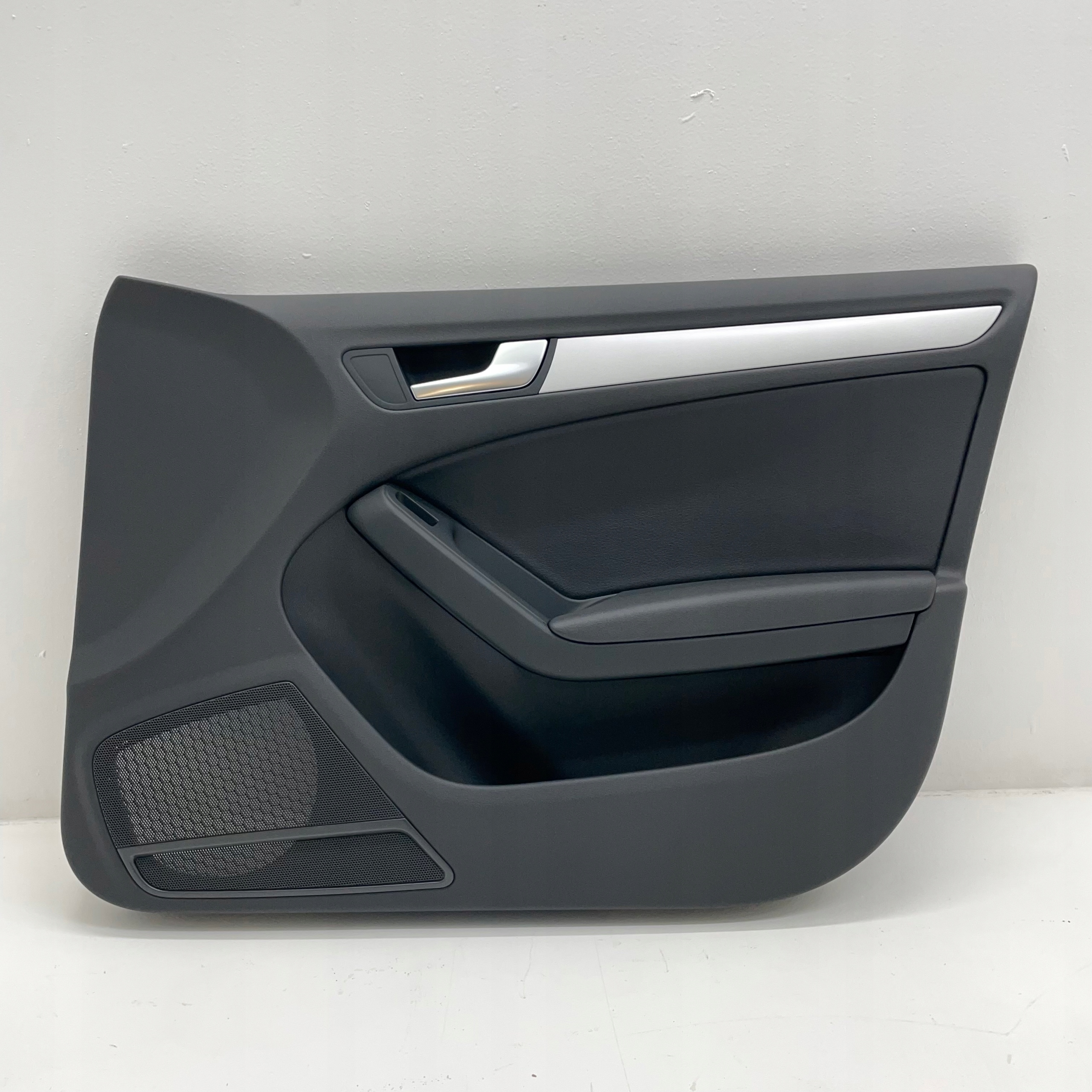 8T8867106 - AUDI A5 8T SPORTBACK обивка передней правой двери