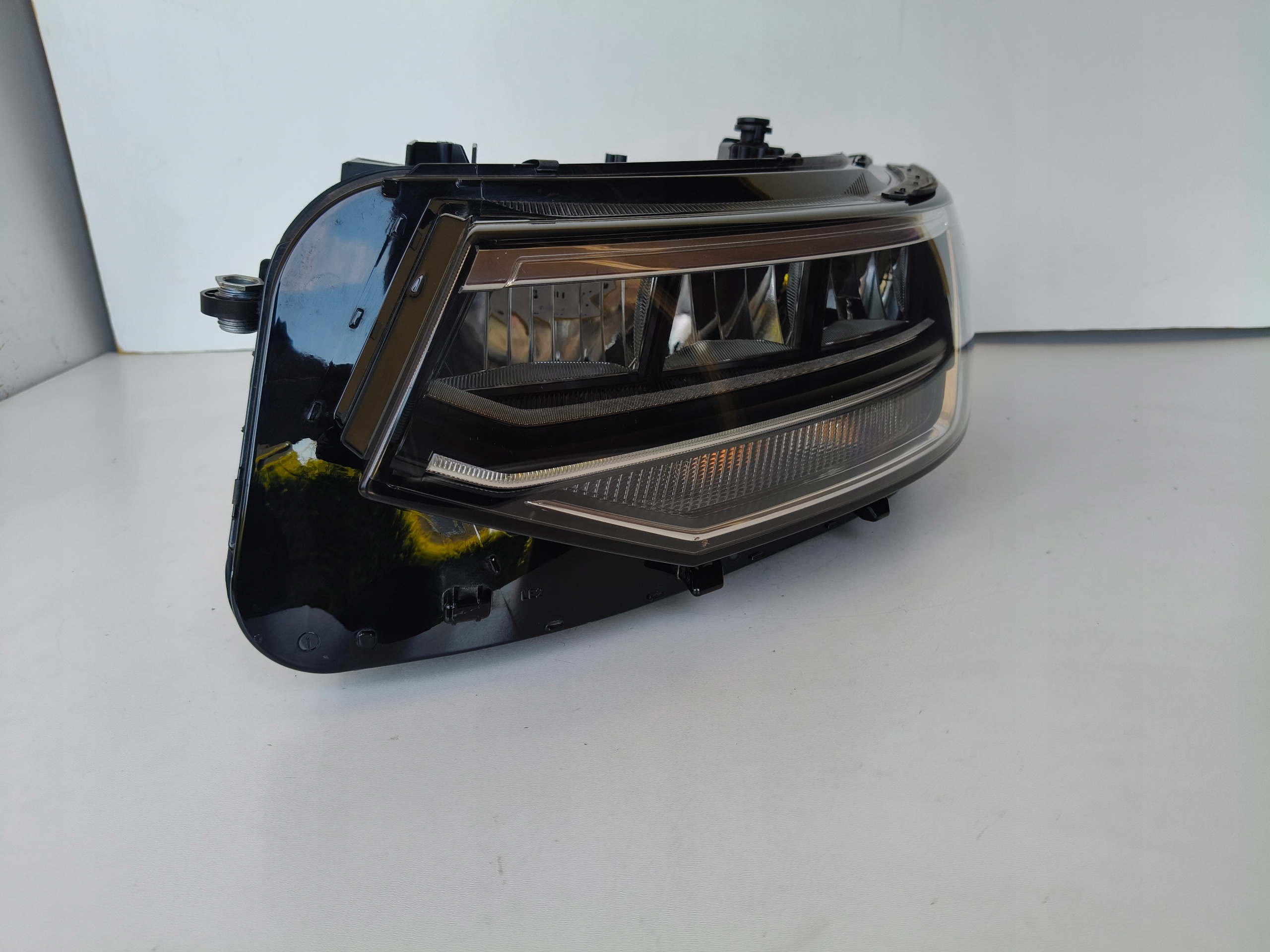 light left REFLEKTOR VW TIGUAN II 5NA 20- LIFT FULL LED