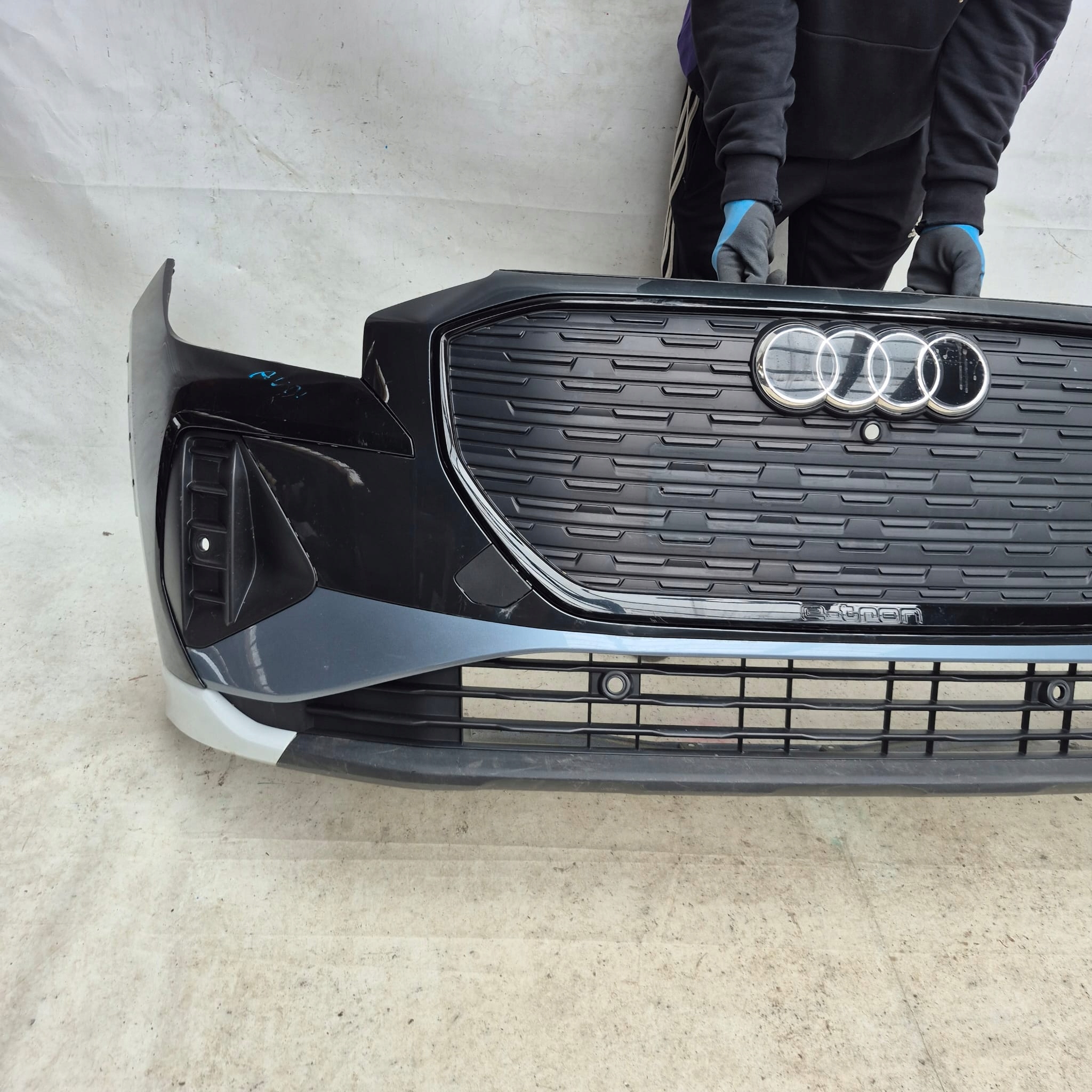 AUDI Q4 E-TRON 89A bumper front front grill SPOILER PDC
