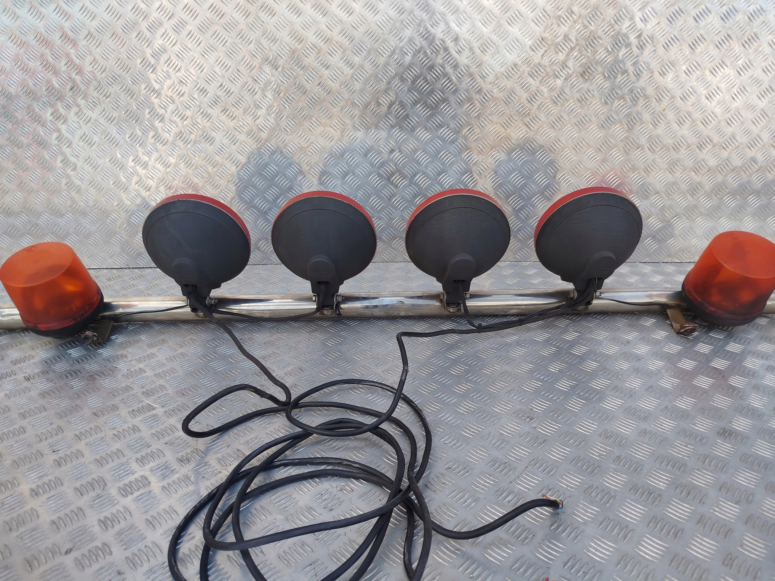 RURA ORUROWANIE DACHU Z HALOGENAMI I KOGUTAMI SCANIA TOPLINE Kolor inny