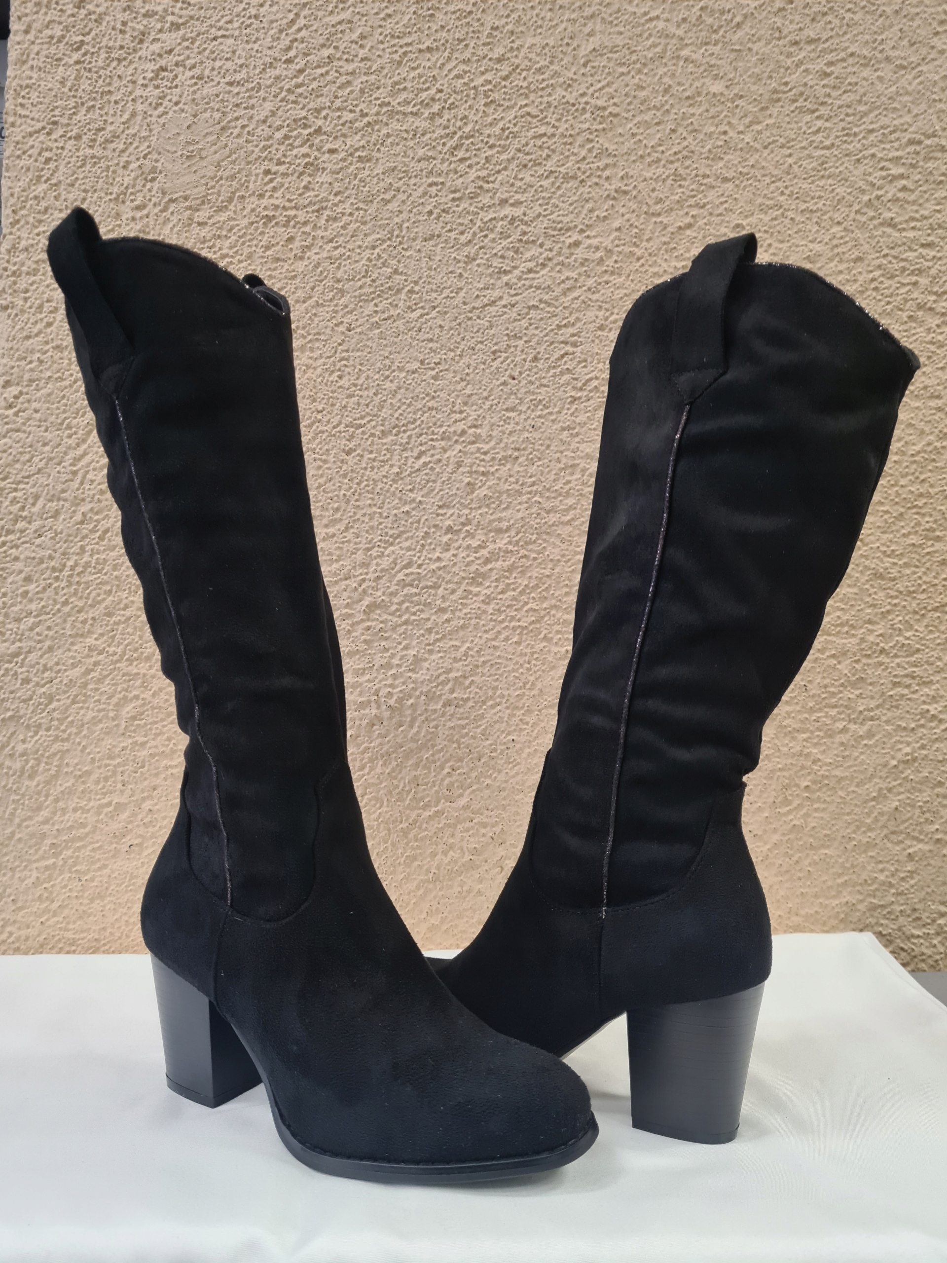 KOZAKI NA SŁUPKU CZARNE ZAMSZOWE SEASTAR R.41 Marka Seastar