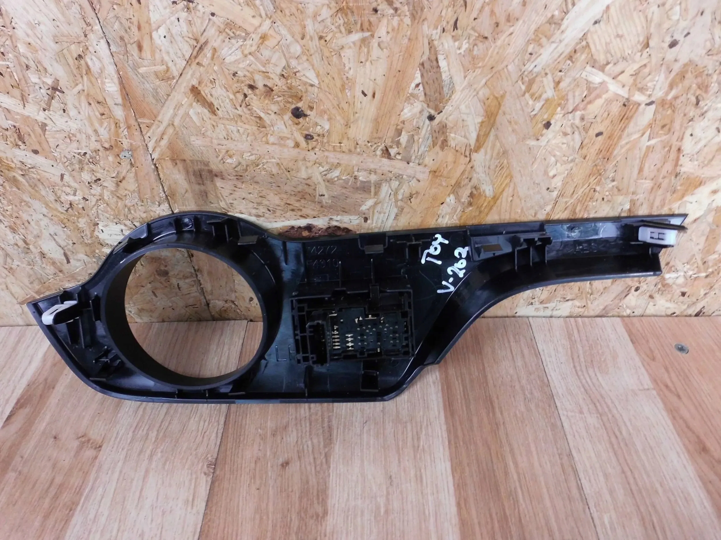 Toyota C-HR window control switch left rear part rear
