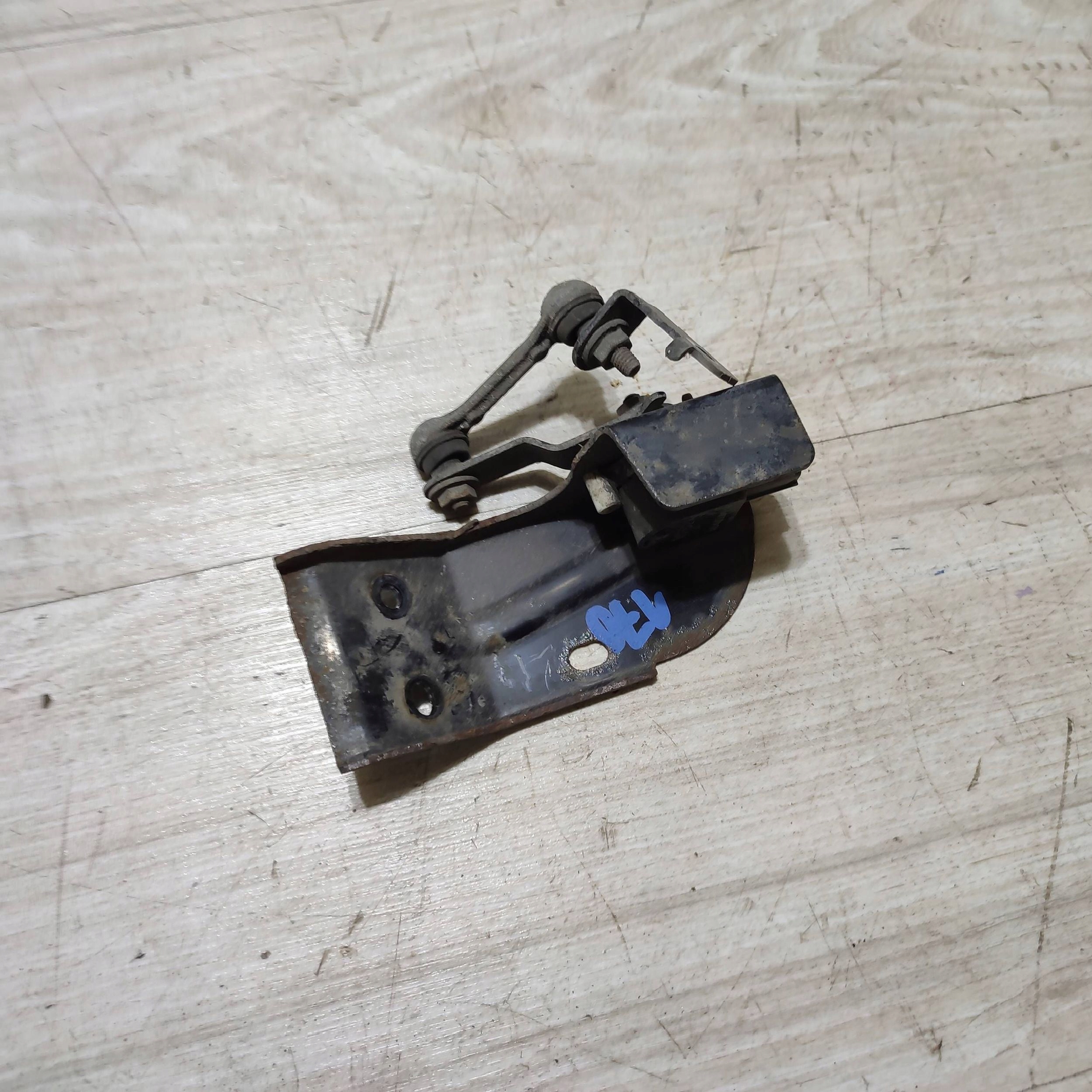 Sensor poziomowania Leuchten Suzuki Vitara (LY) 9C1521