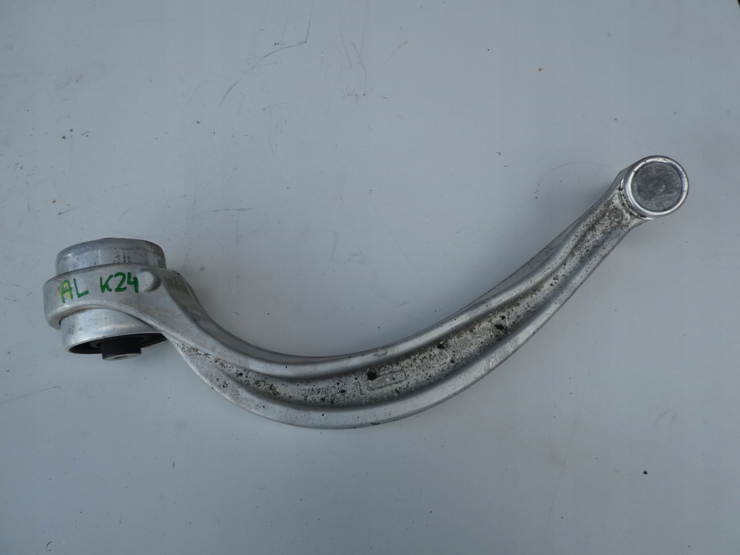 arm front front left AUDI Q7 4M0407695C