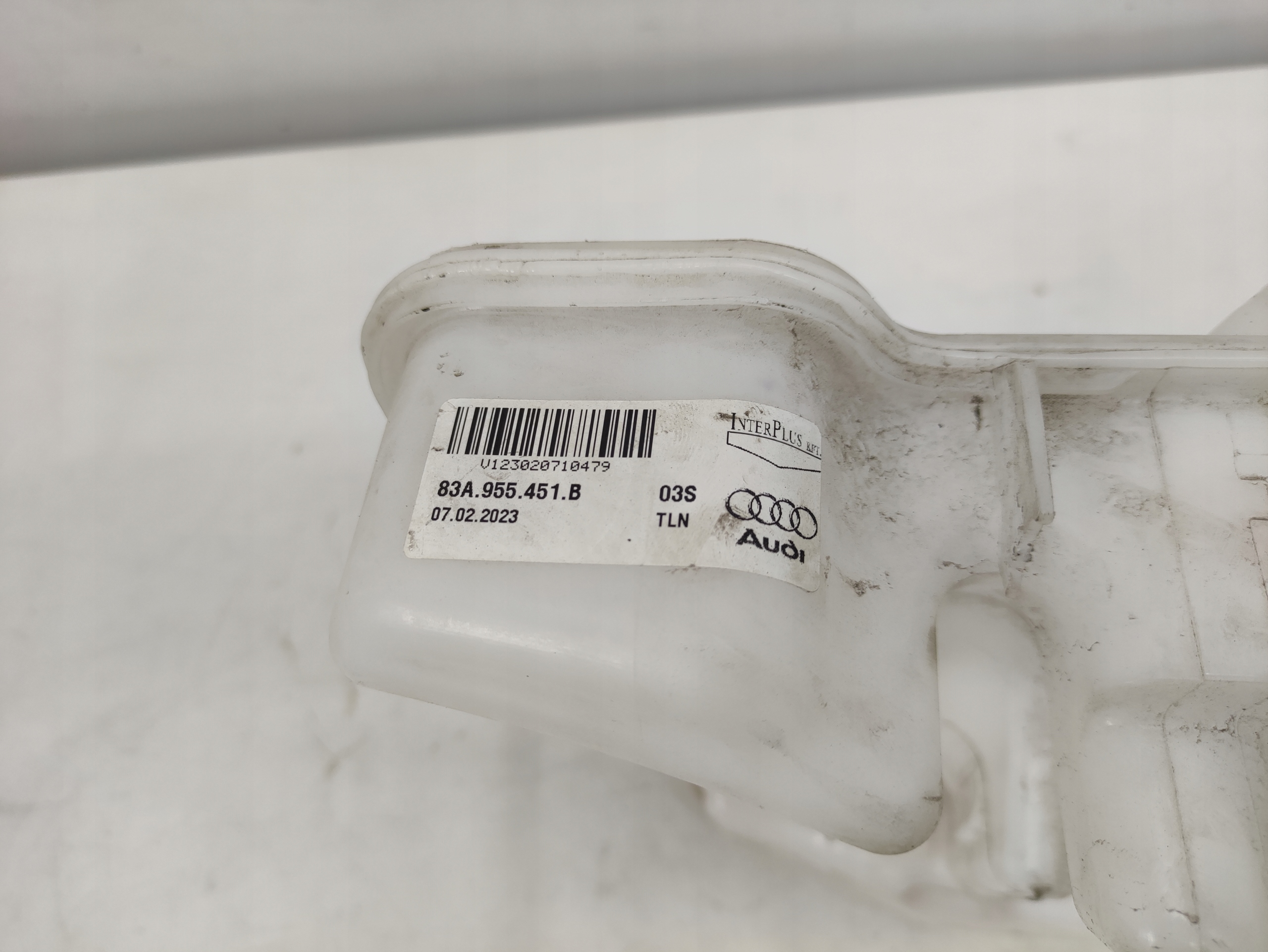 AUDI Q3 2 II 18- 83A washer fluid tank original
