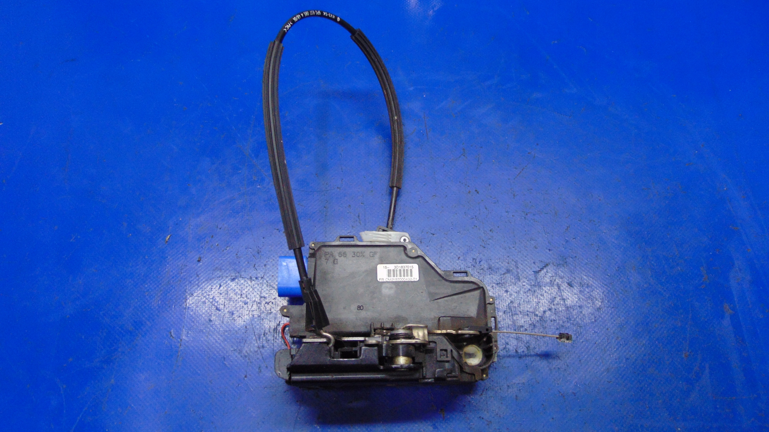 lock left front 9 PIN SEAT ALTEA 04-15 ROK