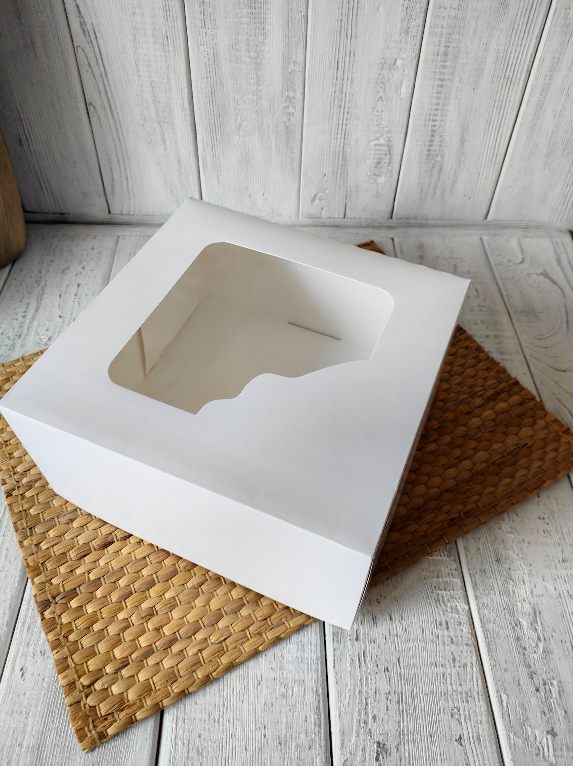 

Pudełko na tort ciasto opakowanie okno 25x25x12 cm