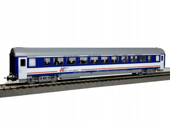Вагон кушетка PKP Intercity PIKO H0 1: 87