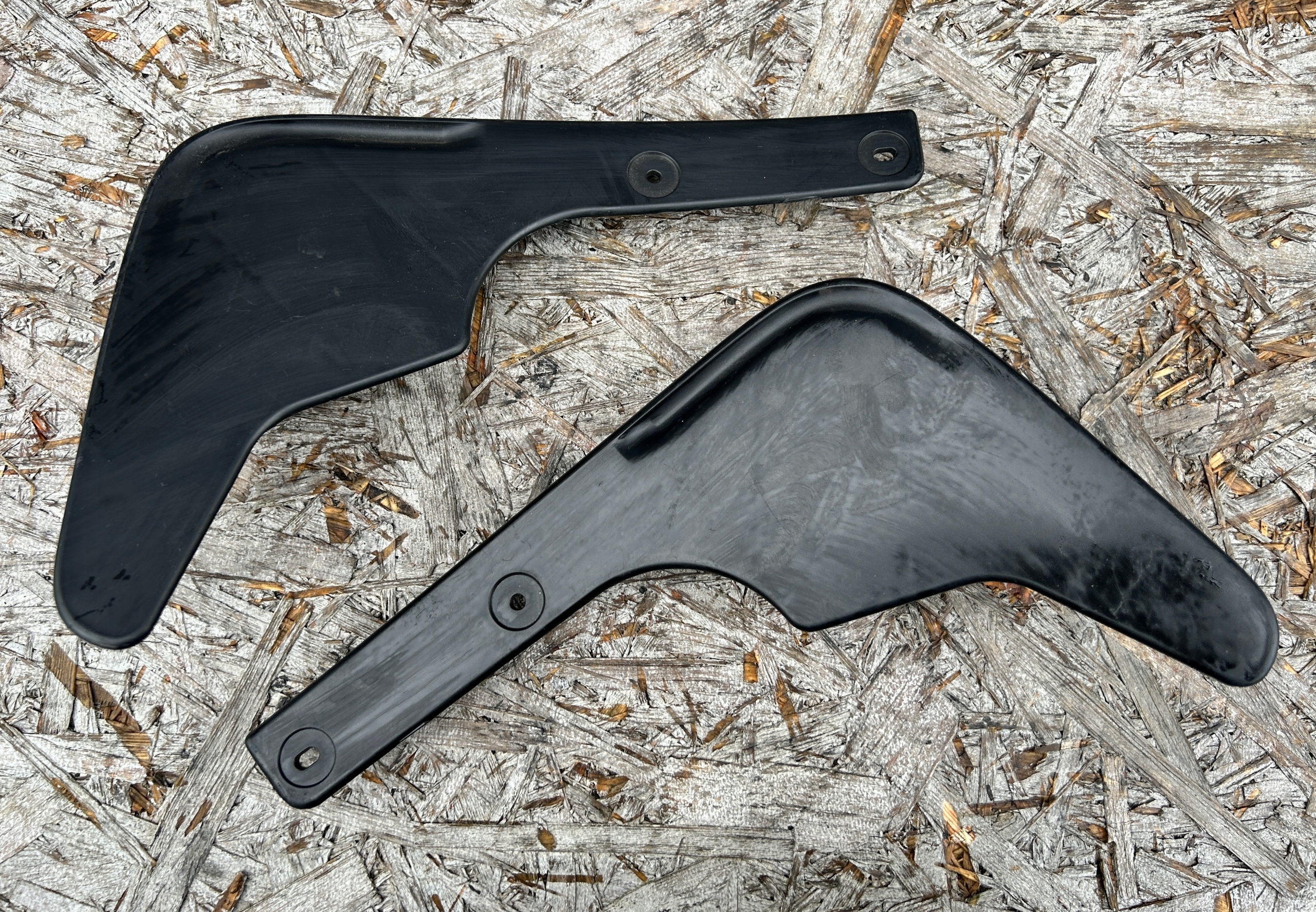 mudguard flap front right + left NISSAN TIIDA 63855-ED900 63854-ED900