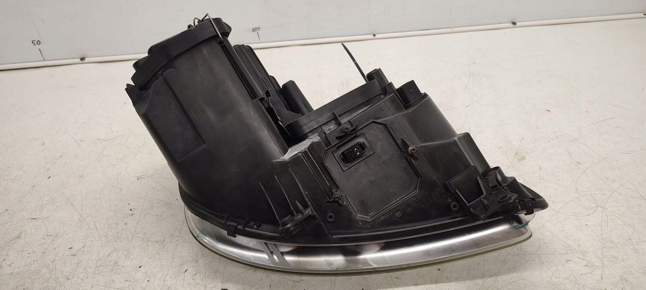 light front front left xenon VW Touran and 2,0 TDI