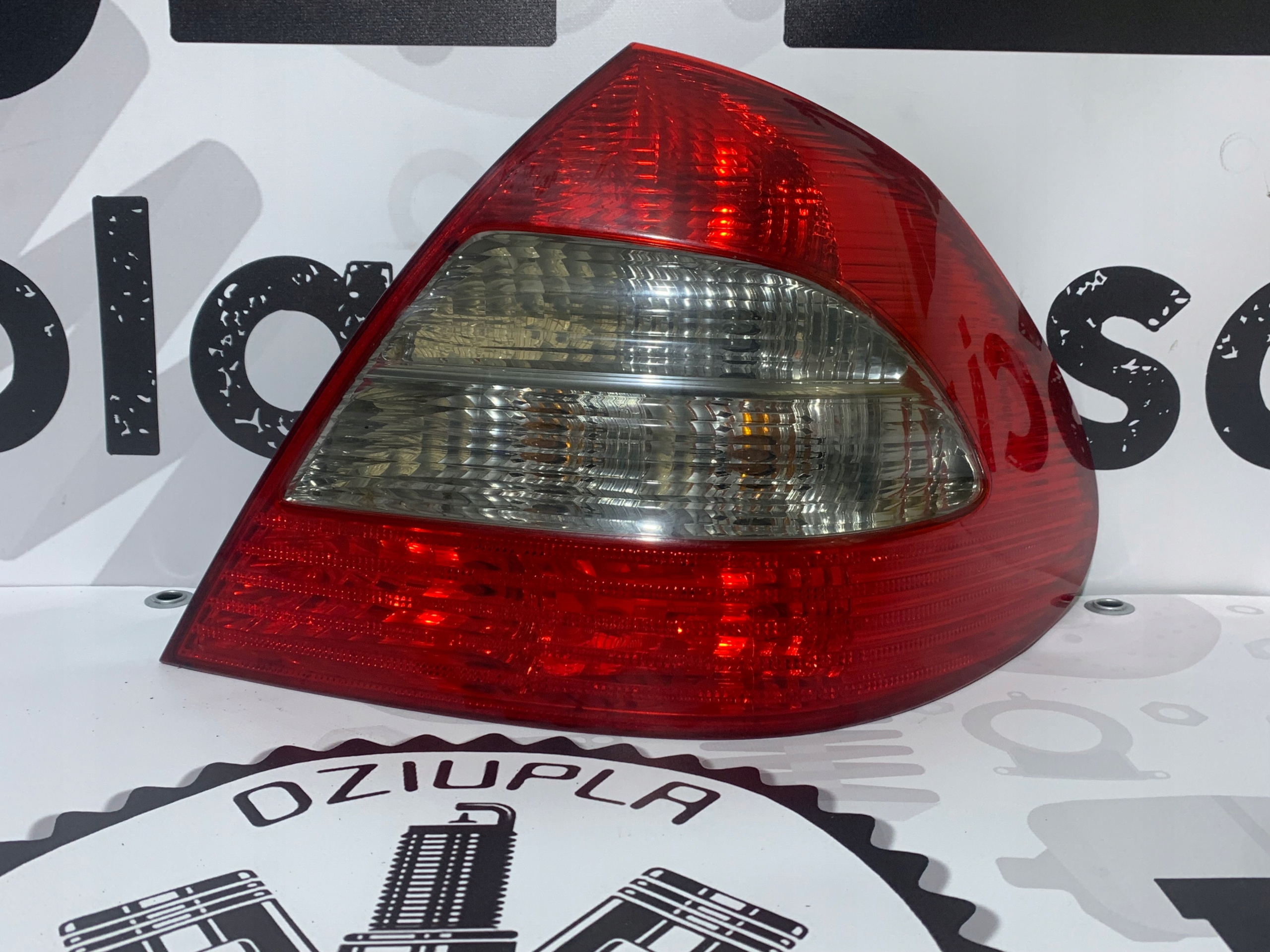 MERCEDES E W211 light rear part right rear A2118202464