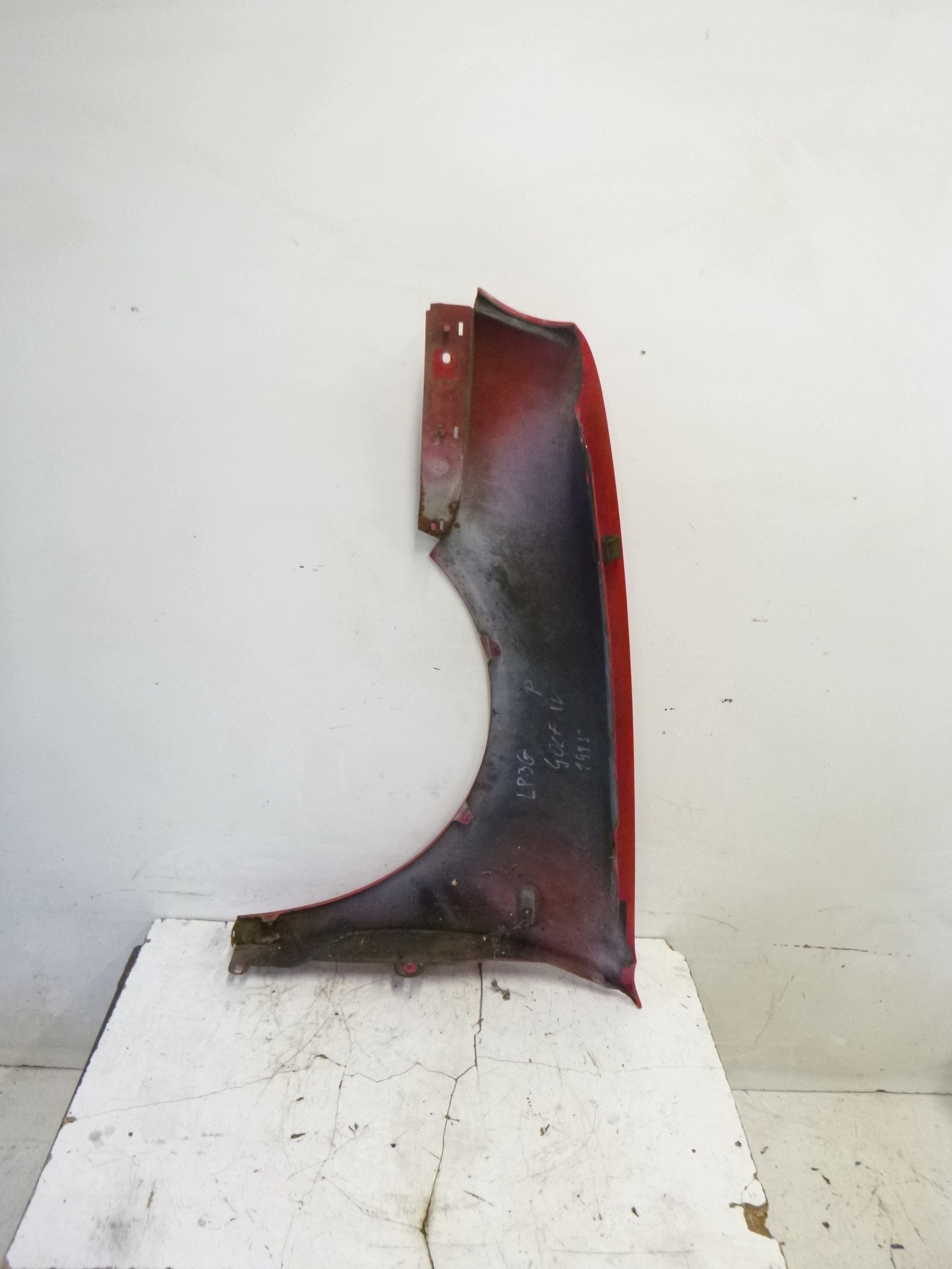 fender front right VW Golf IV 4 LP3G red 1997–2003