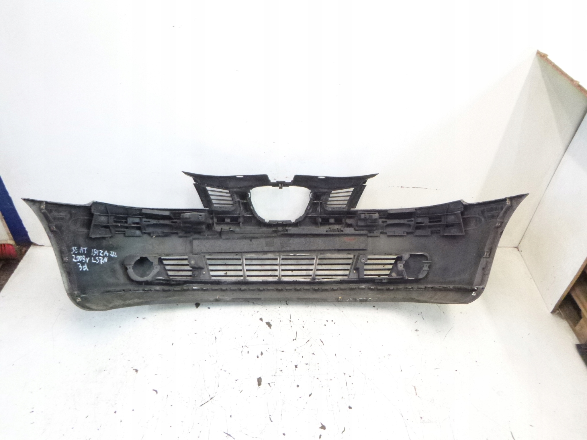 front bumper front Seat Ibiza III LS7N 2003r.